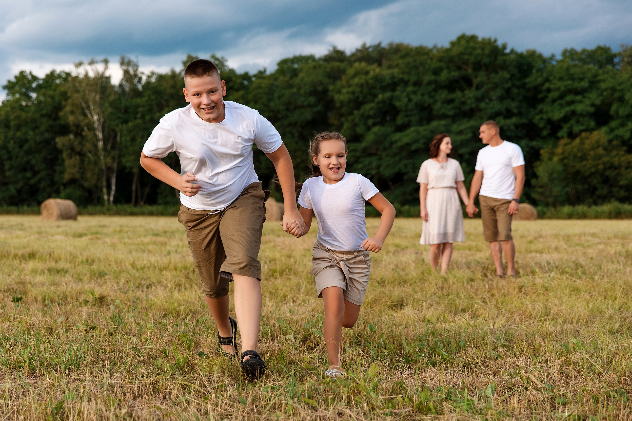 Фотосессия на сене. Фотограф Любовь Корниенко, Примоский край