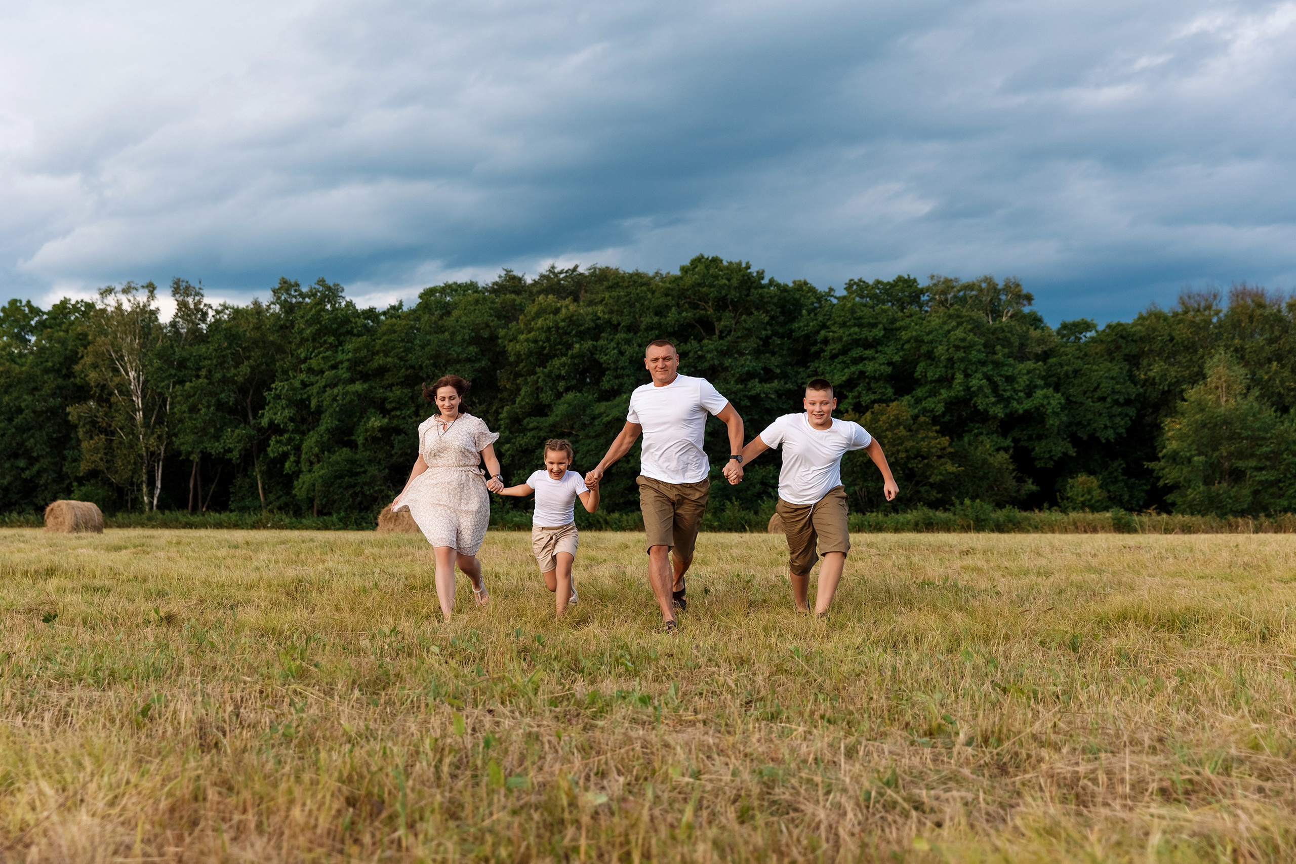 Фотосессия на сене. Фотограф Любовь Корниенко, Примоский край