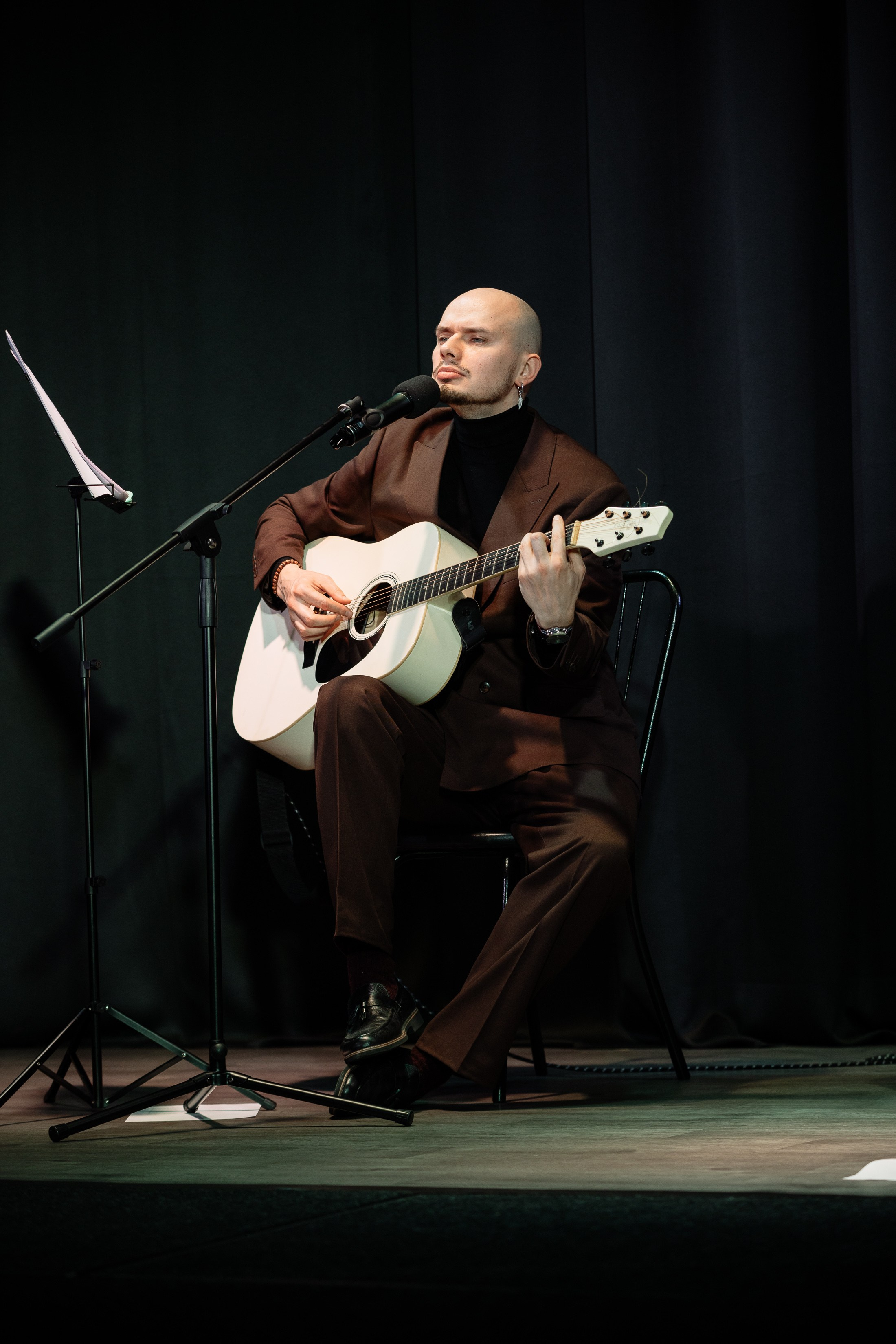 Поэтический вечер с Игорем Бушмелевым и Никой Станиславчик. Фотограф Юлия Мальцева