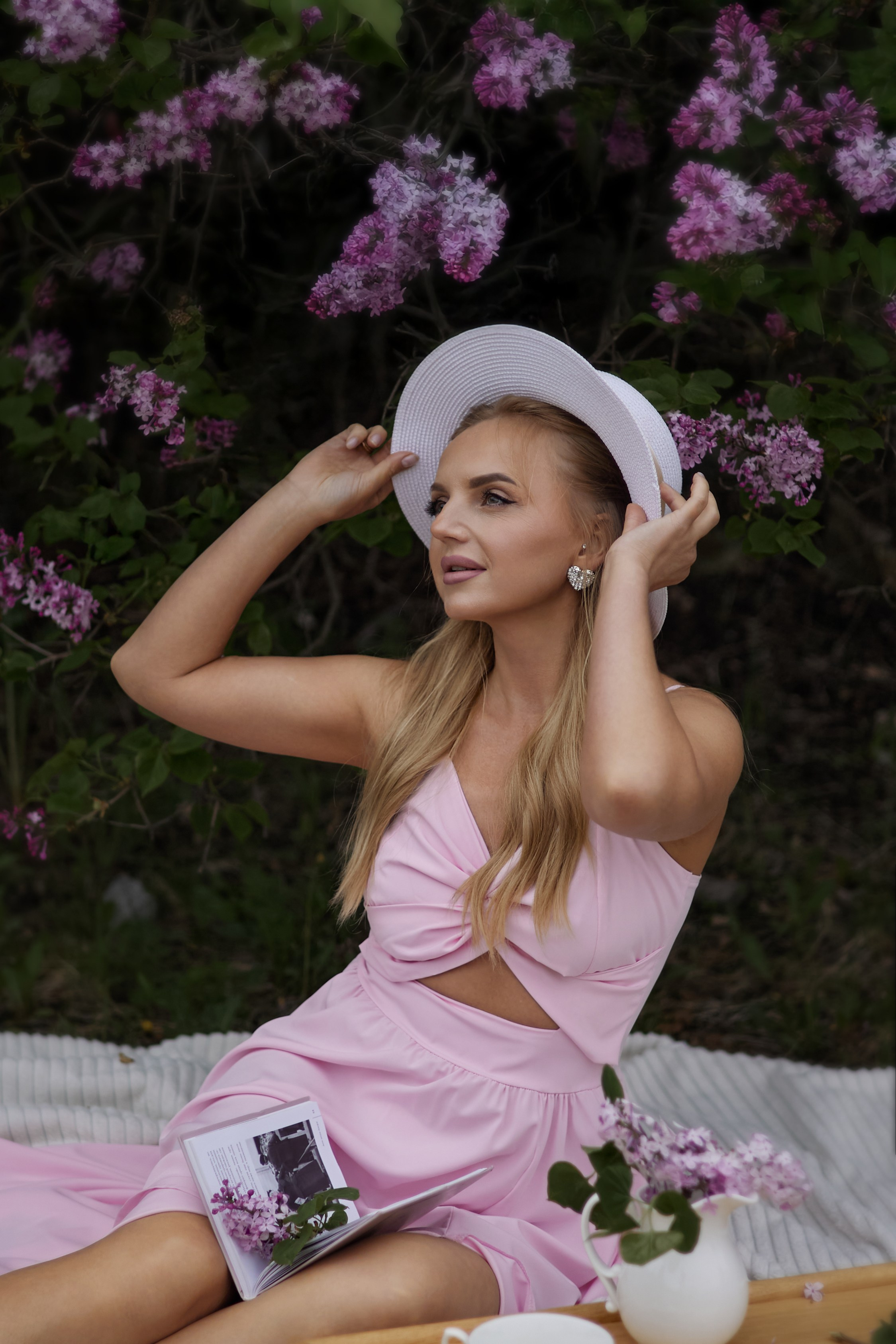 Ольга и сирень. Фотограф женского портрета, беременности и материнства Харькова Елена