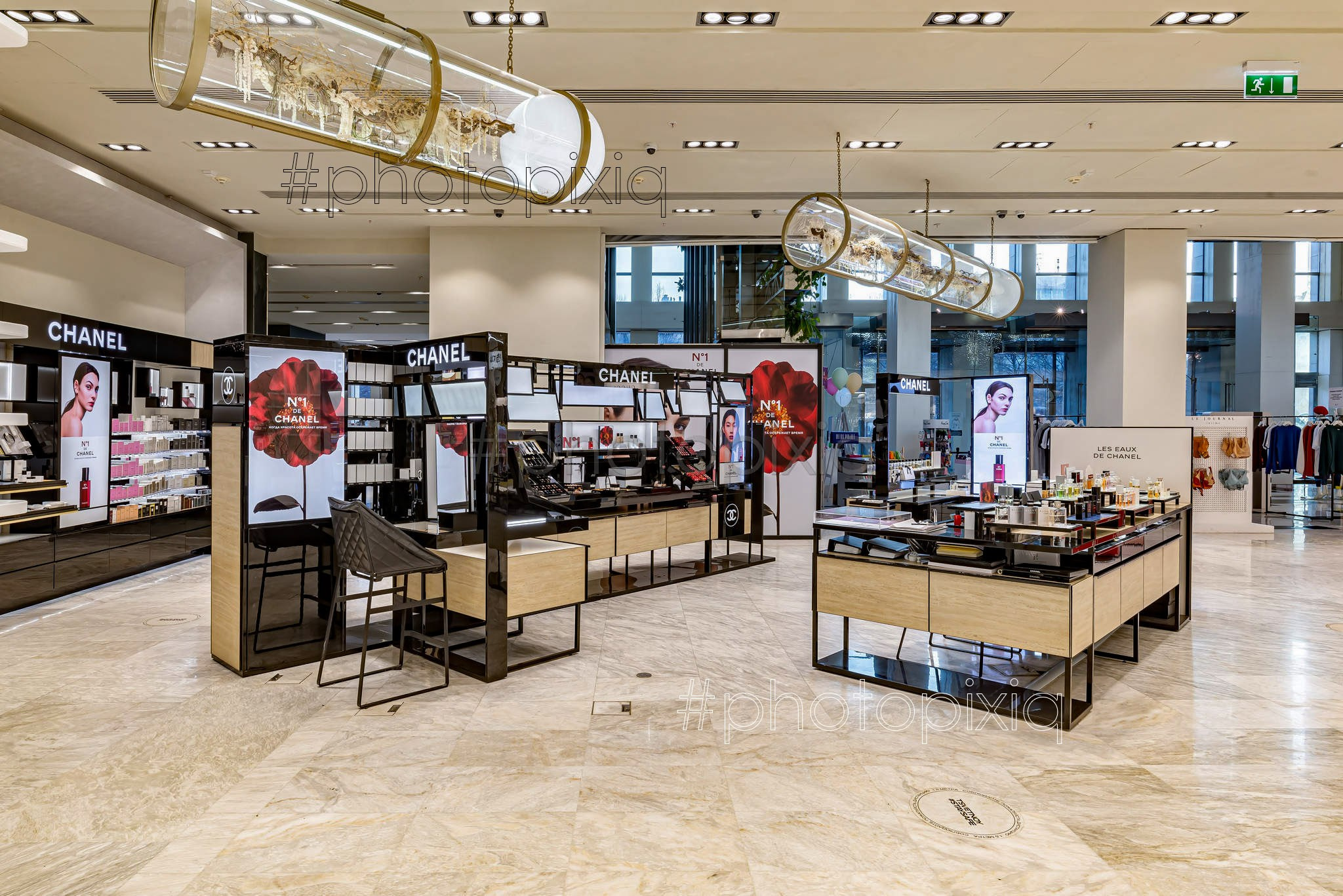 Интерьерная съёмка магазина парфюмерии и косметики Рив Гош. Интерьерная съёмка и виртуальные туры — Интерьерный фотограф Кузнецов Сергей (photopixiq)