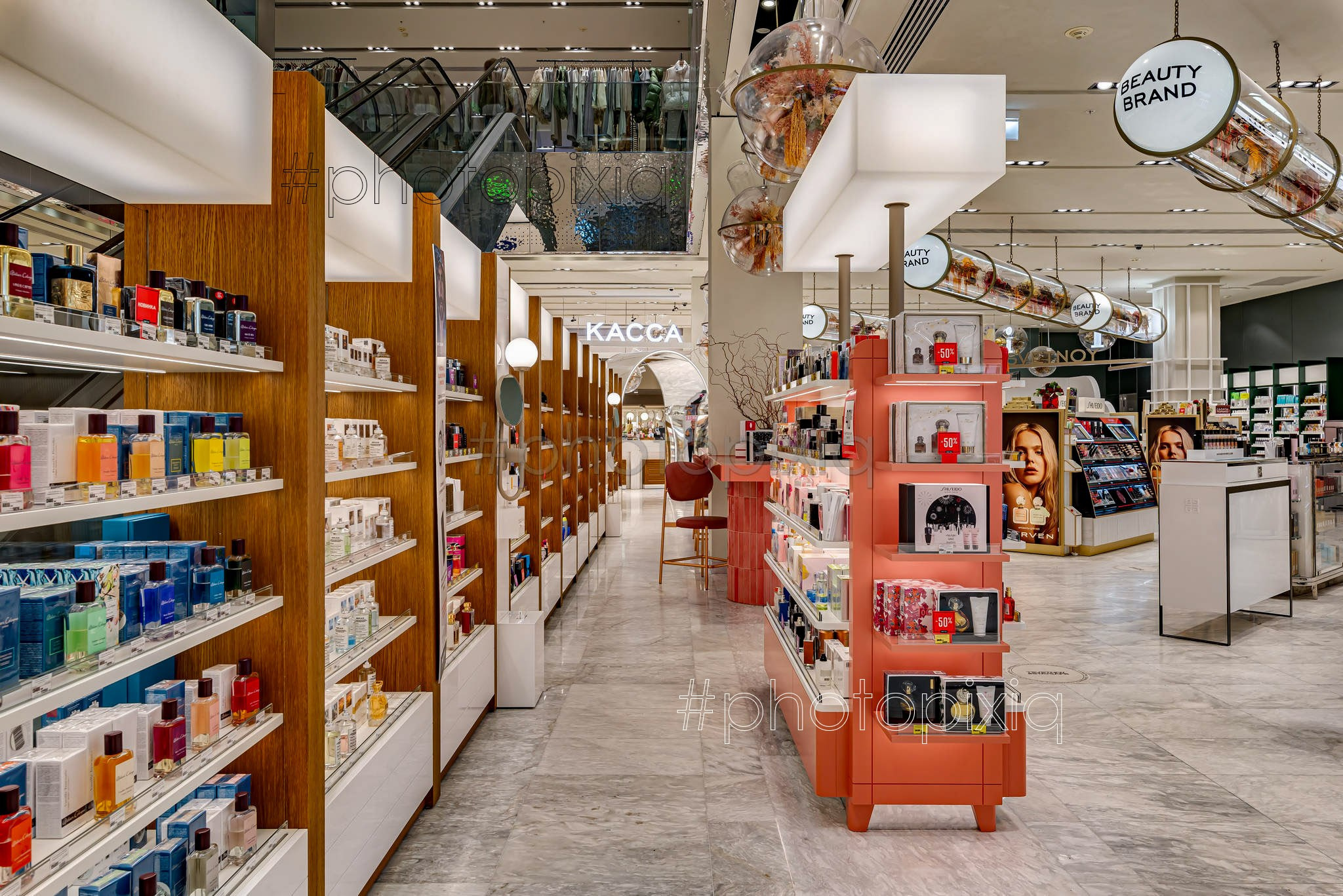 Интерьерная съёмка магазина парфюмерии и косметики Рив Гош. Интерьерная съёмка и виртуальные туры — Интерьерный фотограф Кузнецов Сергей (photopixiq)