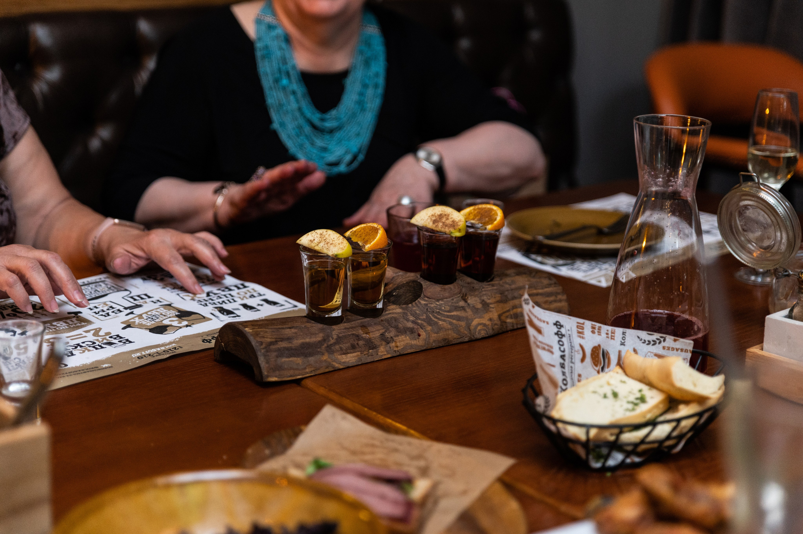 Взрослые праздники. Предметный и репортажный фотограф в Москве