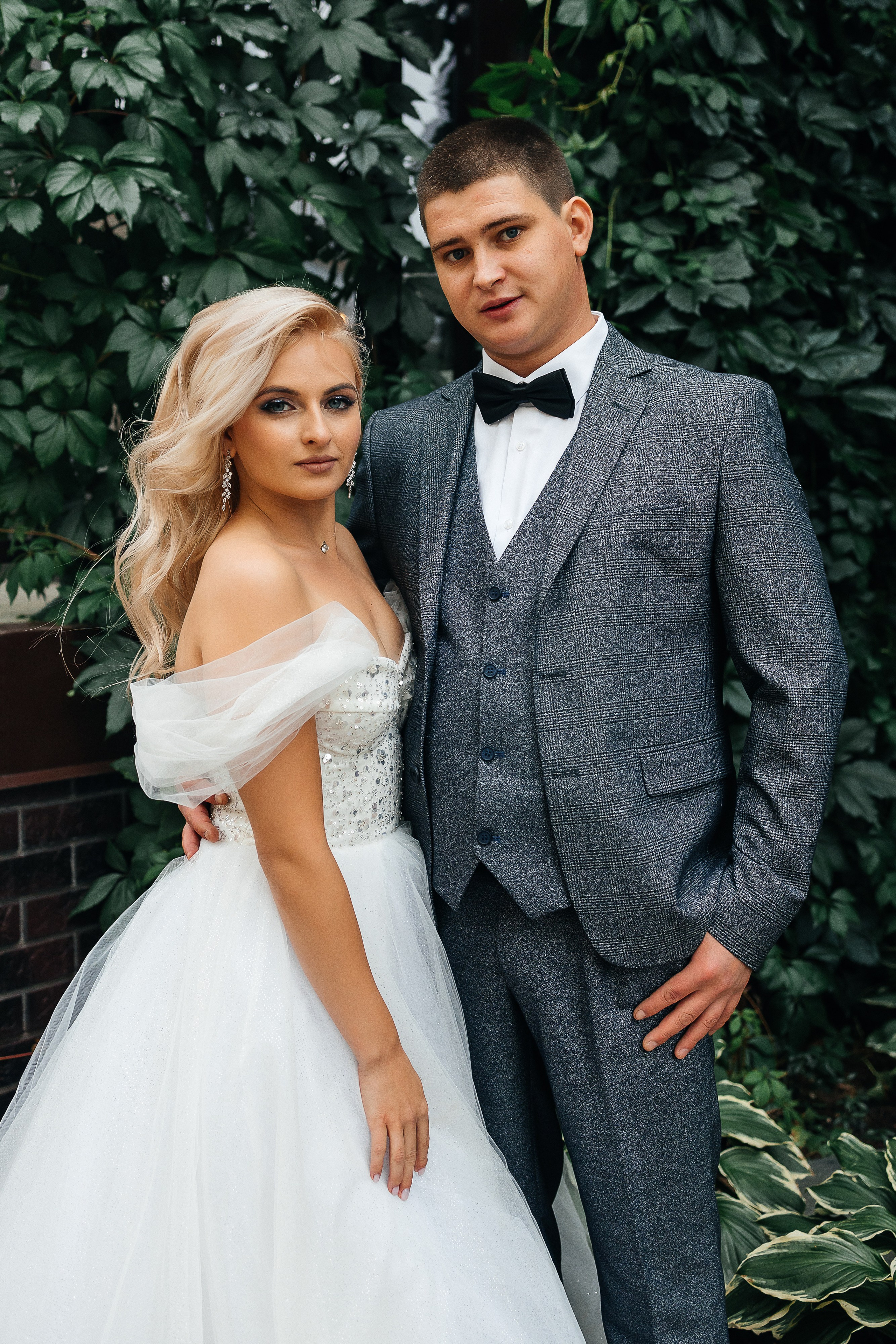 Стильная фотосессия пары в интерьерах ресторана. Олег Сверчков | Свадебный фотограф Вологда