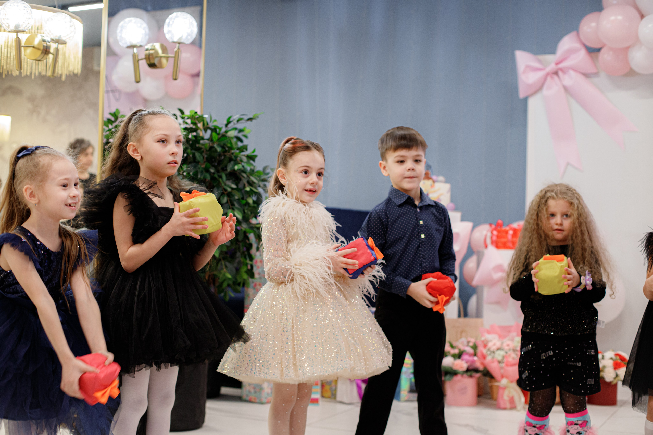 ASIA'S BIRTHDAY PARTY. Photokarish