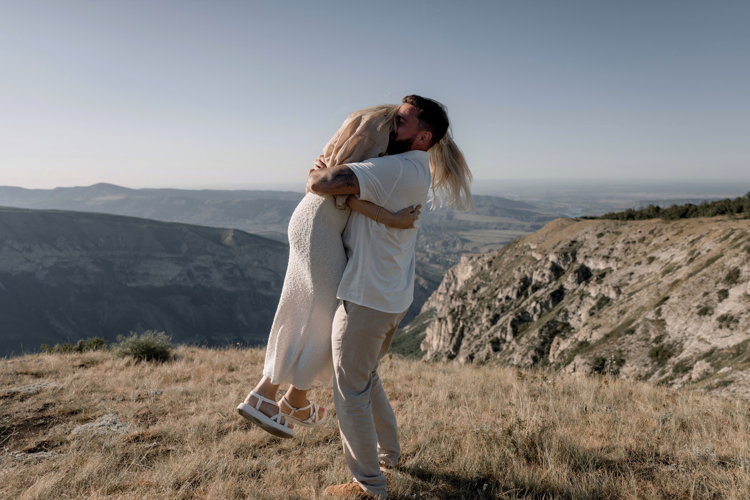 Фотосессия в горах прекрасной пары АРТЕМ & АЛЕСЯ. Свадебный фотограф в Махачкале Иван Айвазян