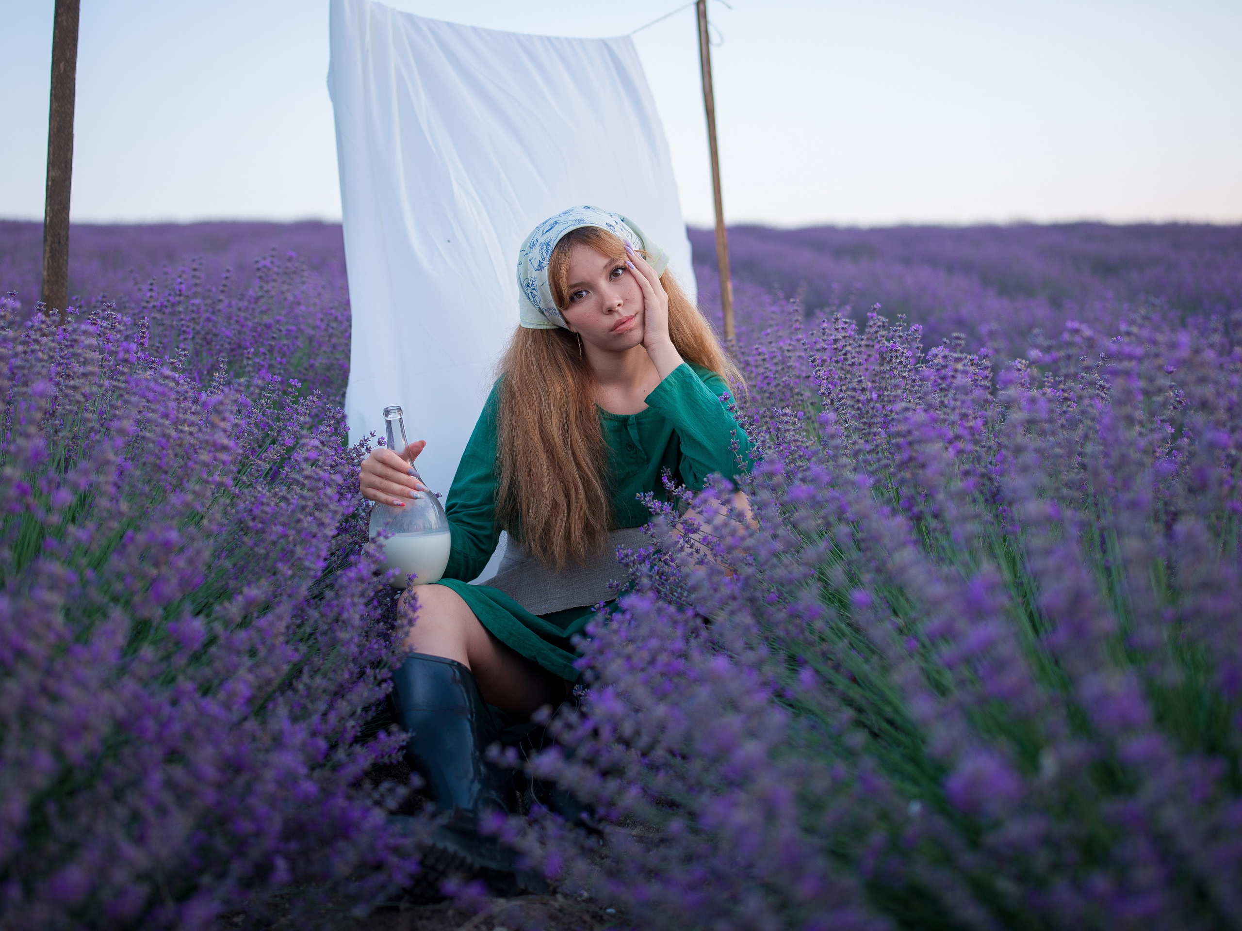 Фотограф с реквизитом и платьями в Севастополе