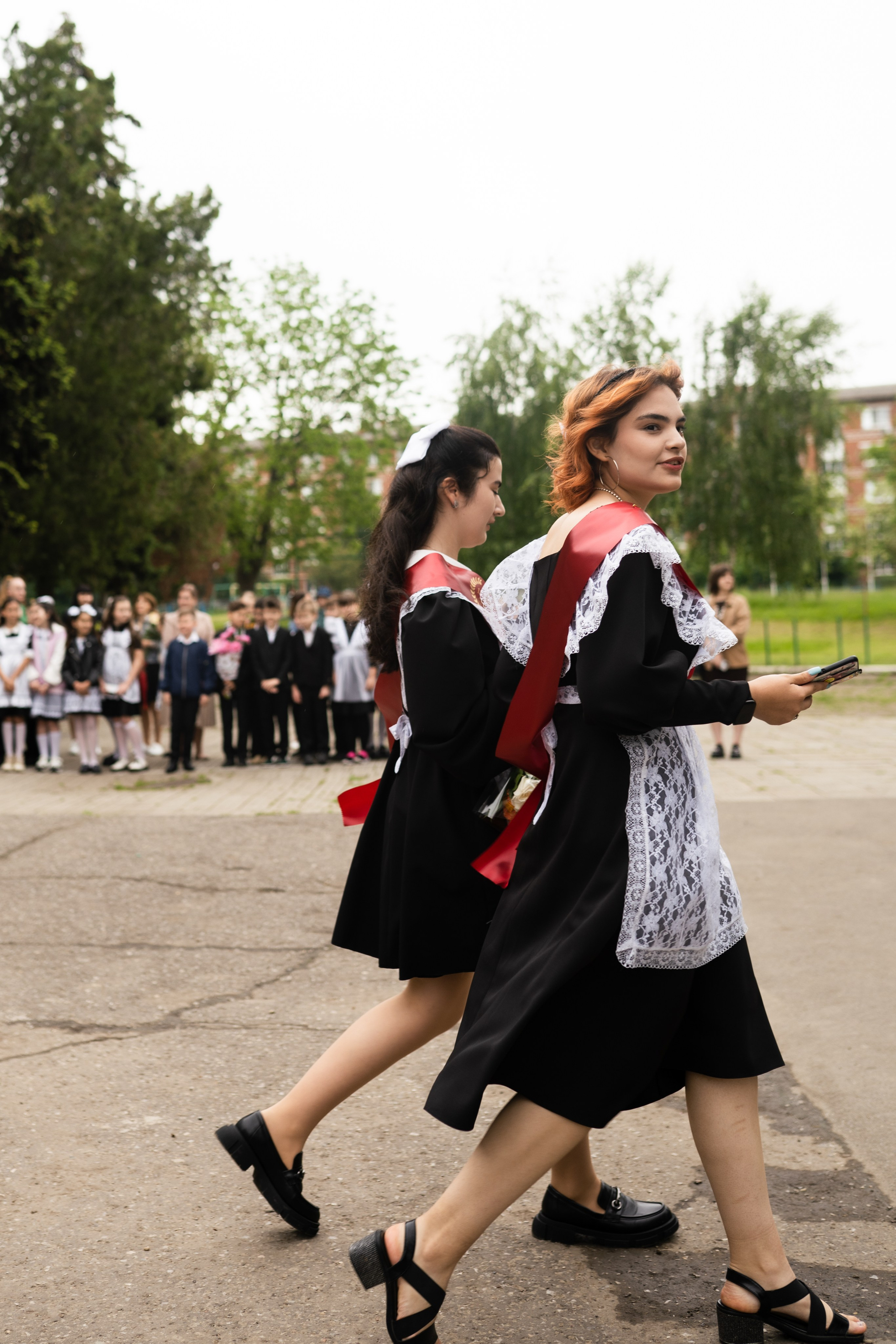 Последний звонок (СШ 77). Выпускные альбомы «Поколение» в городе Краснодар