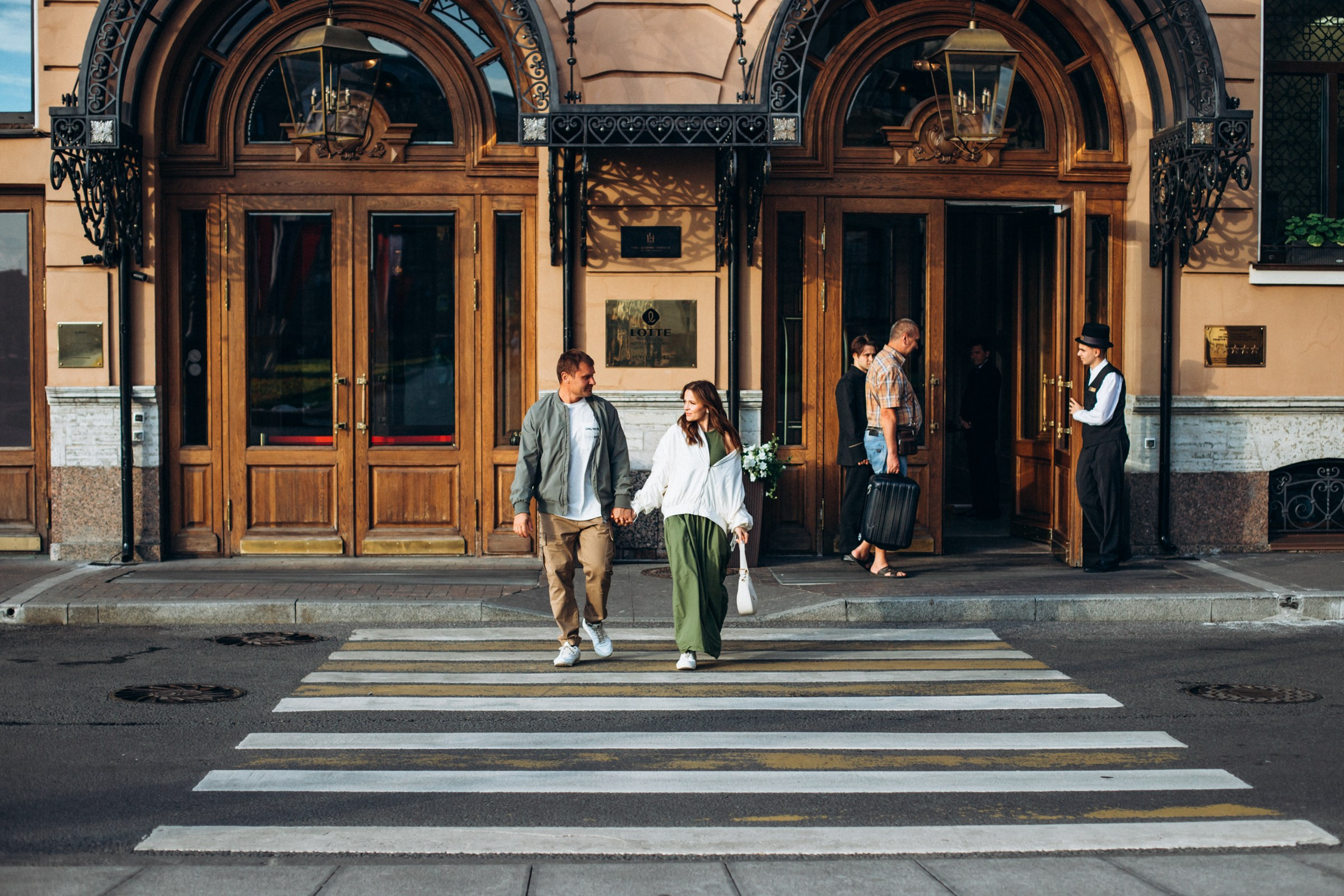 Сергей и Наталья в июне. Фотопрогулка в Петербурге. Индивидуальный и семейный фотограф в Санкт-Петербурге
