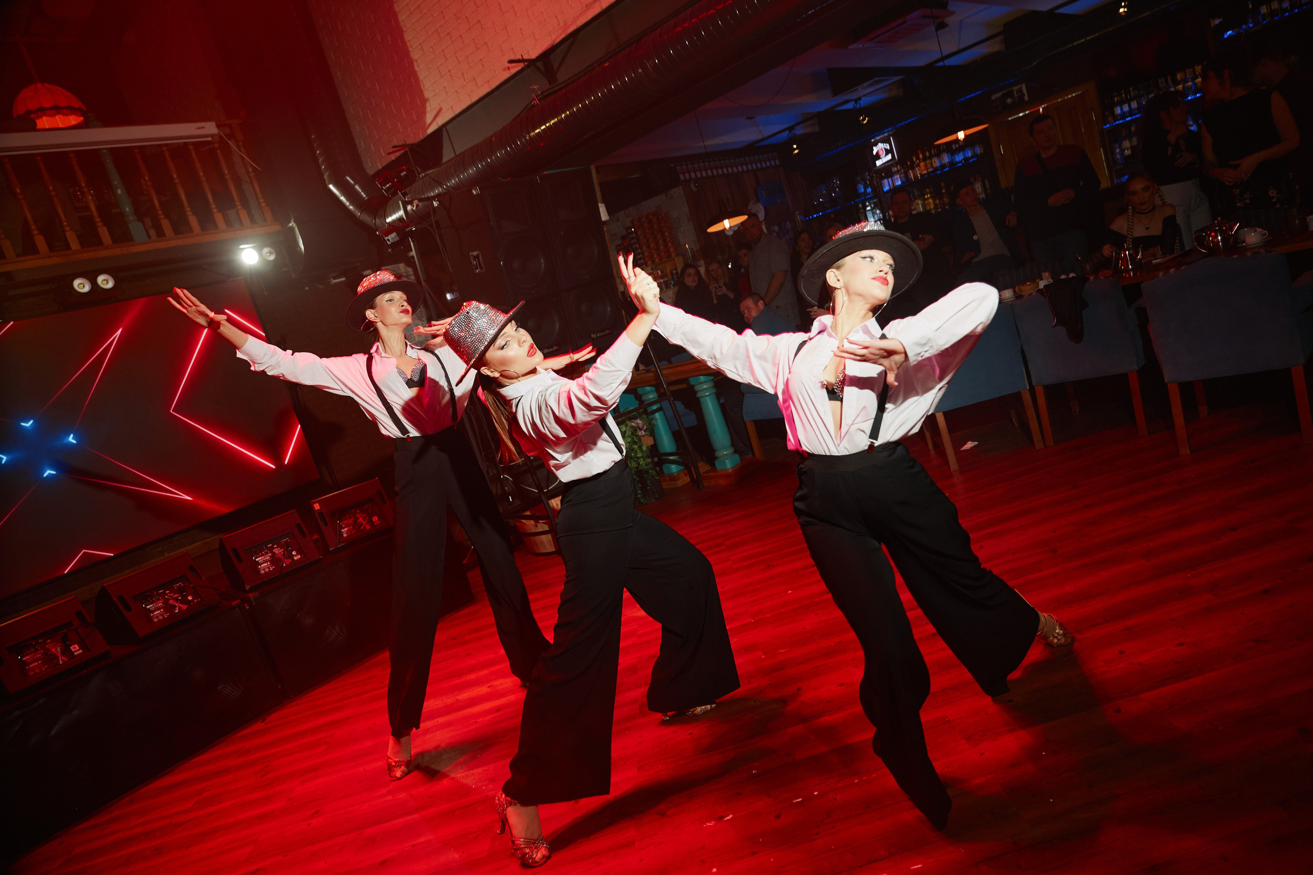 Арт-вечеринка 2026. Фотограф и видеограф в Кургане Леонид Корнильев