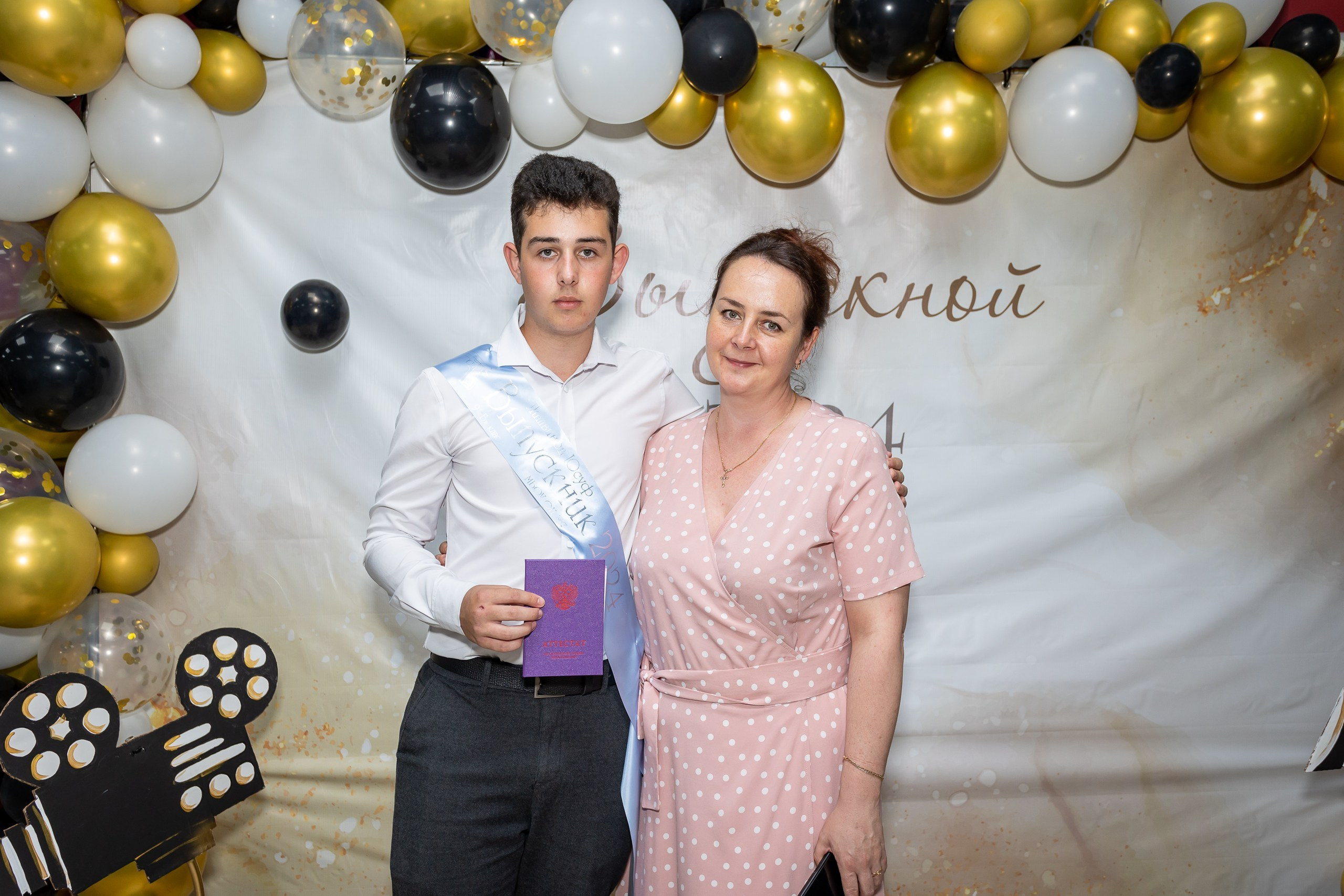 Вручение аттестата и выпускной вечер. Выпускные альбомы Майкоп, Краснодар Елена Золотарева