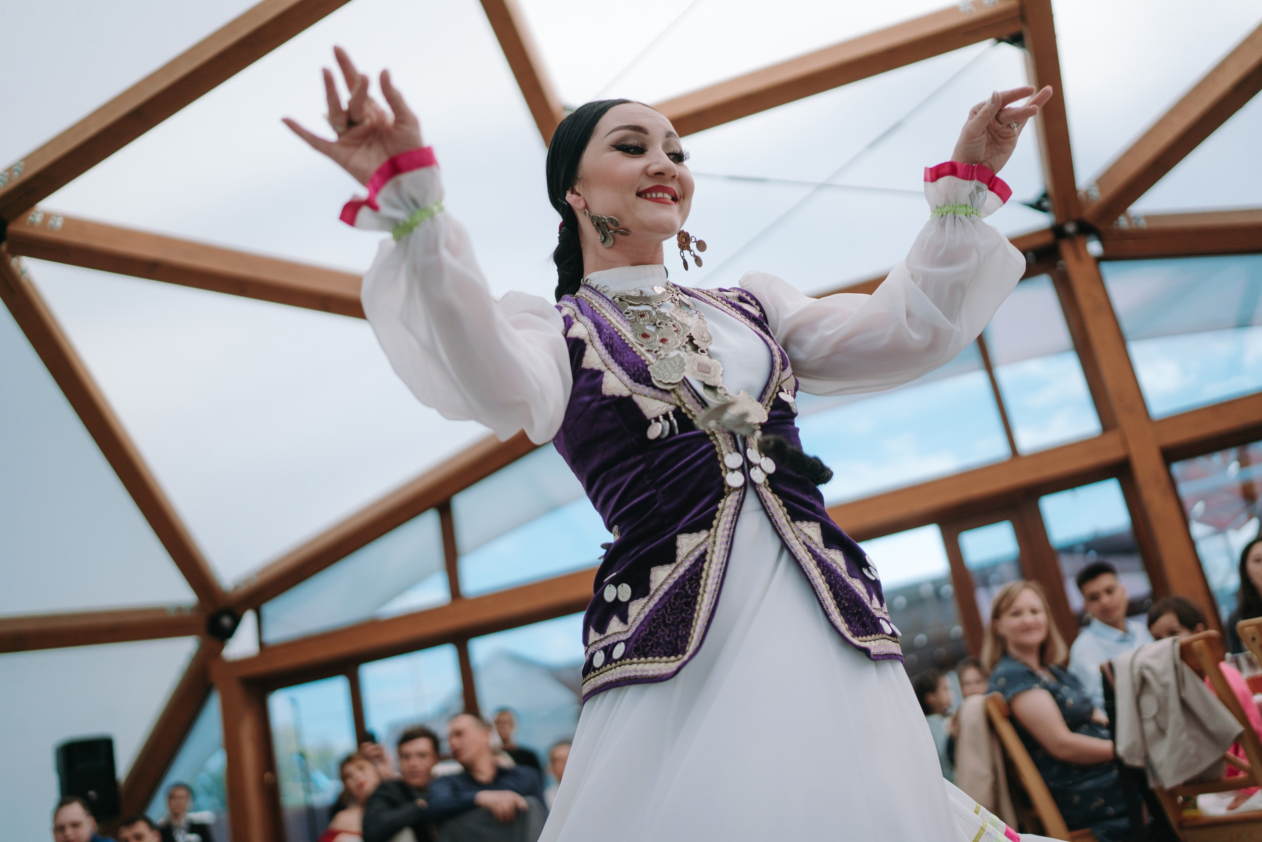 Свадебная фотосессия Радика и Дианы — Уфа, Nesterov Plaza, ЖК Империал, Президент Отель, шатёр М5