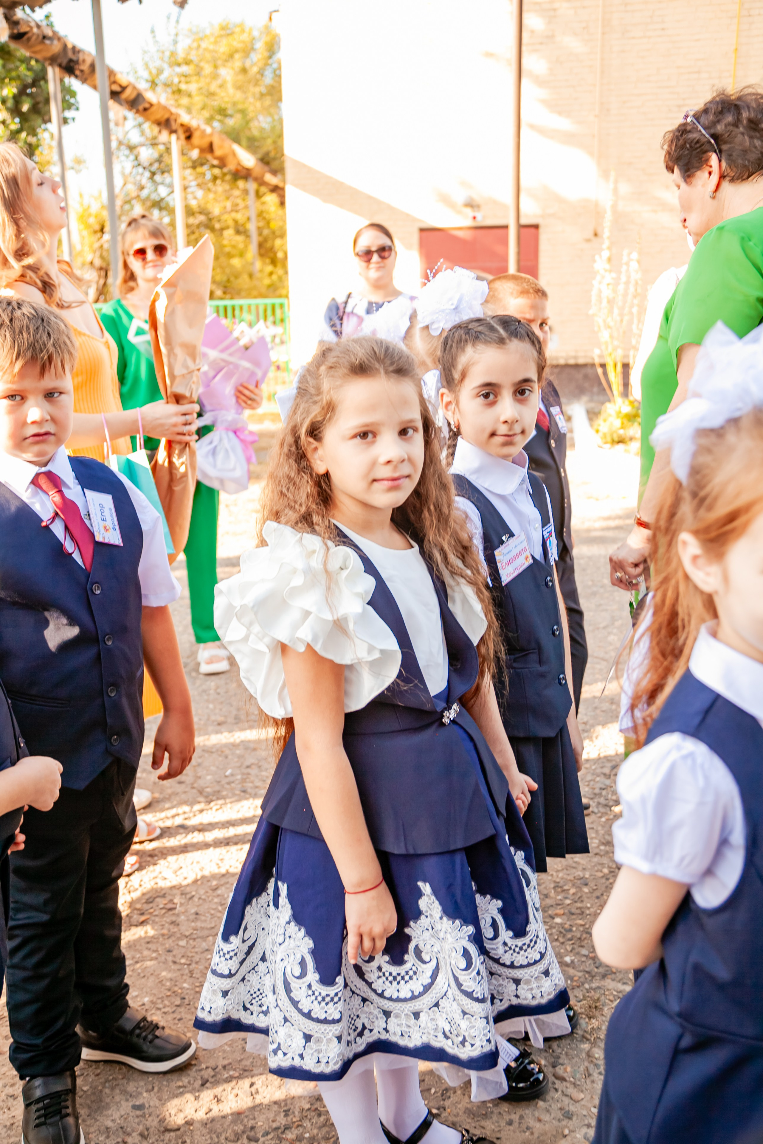 1 сентября линейка. Свадебный и семейный фотограф в Армавире