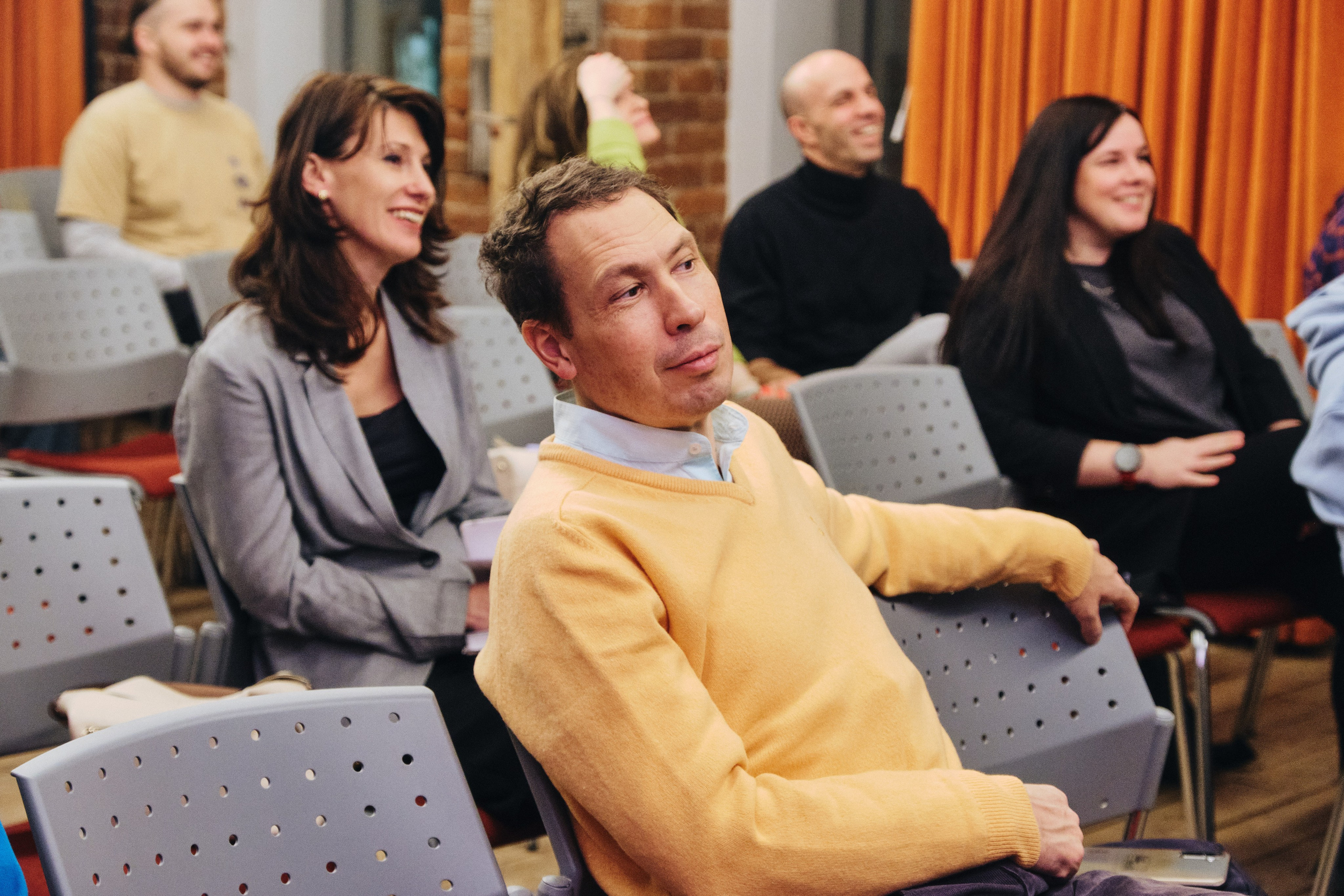 Репортажная съемка лекции в Санкт-Петербурге. Семейные и свадебные фотосессии в СПб, в студии, на улице, на природе