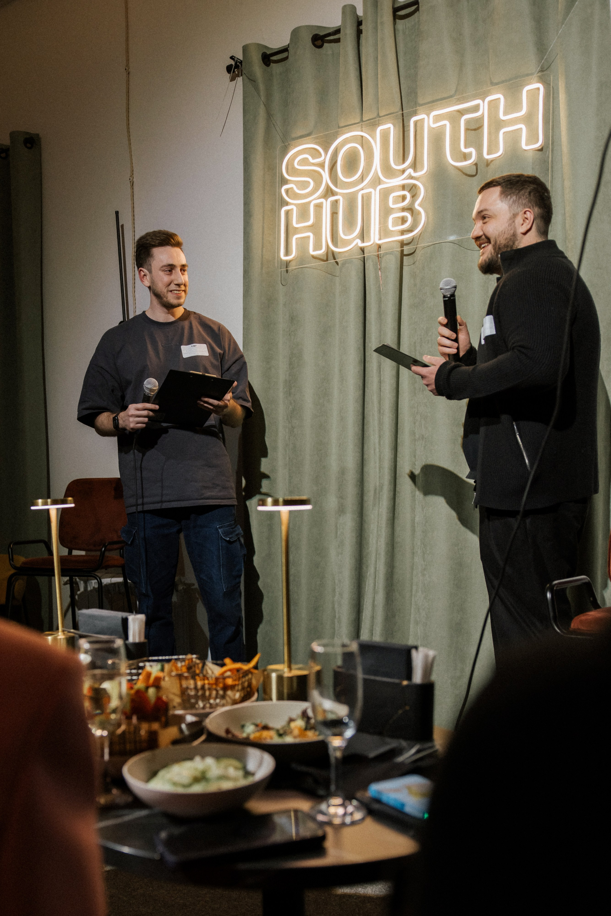 Очень сложные переговоры. South HUB