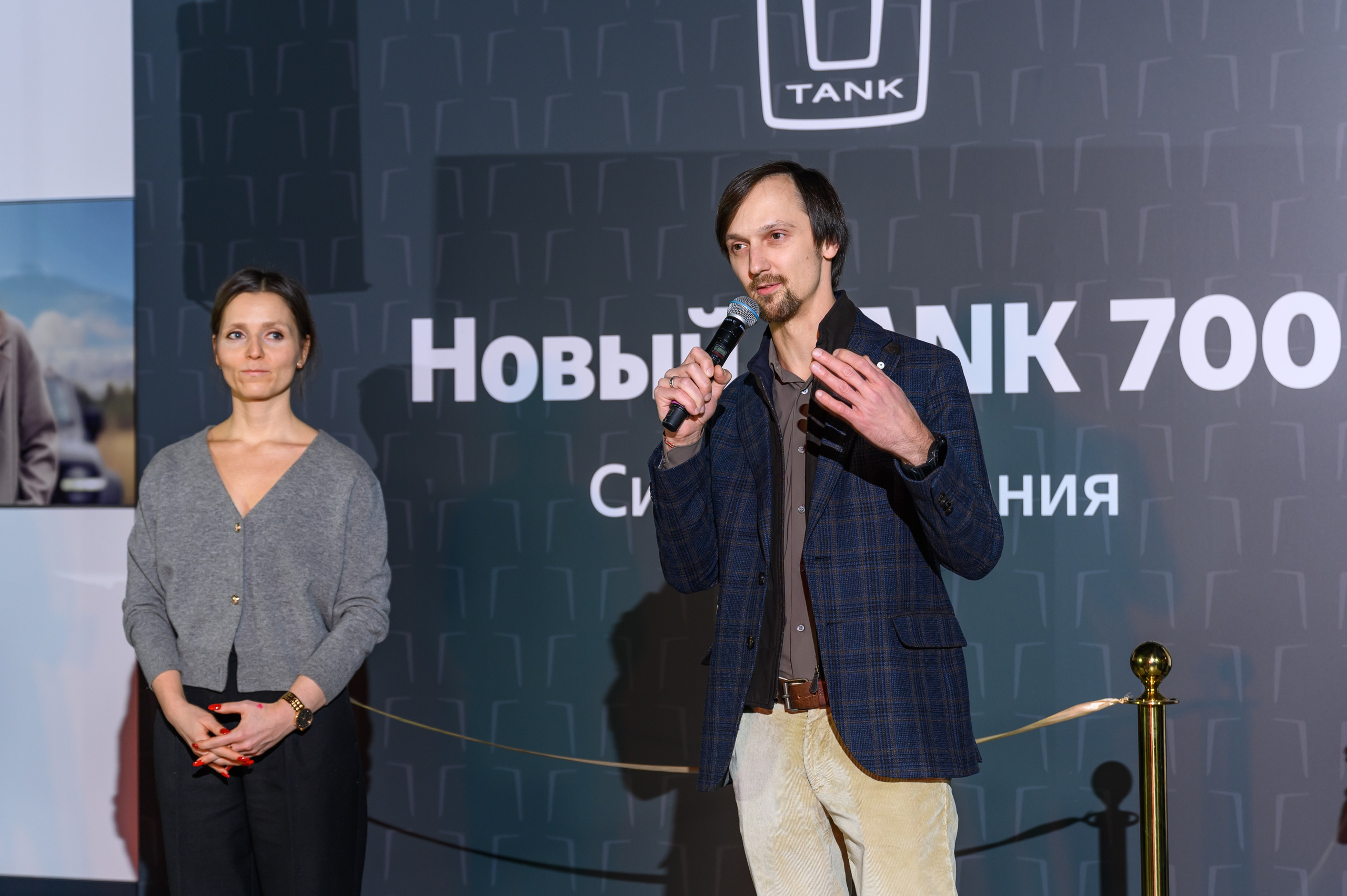 Автосалон Танк. Свадебный фотограф Москва Юрий Кульман