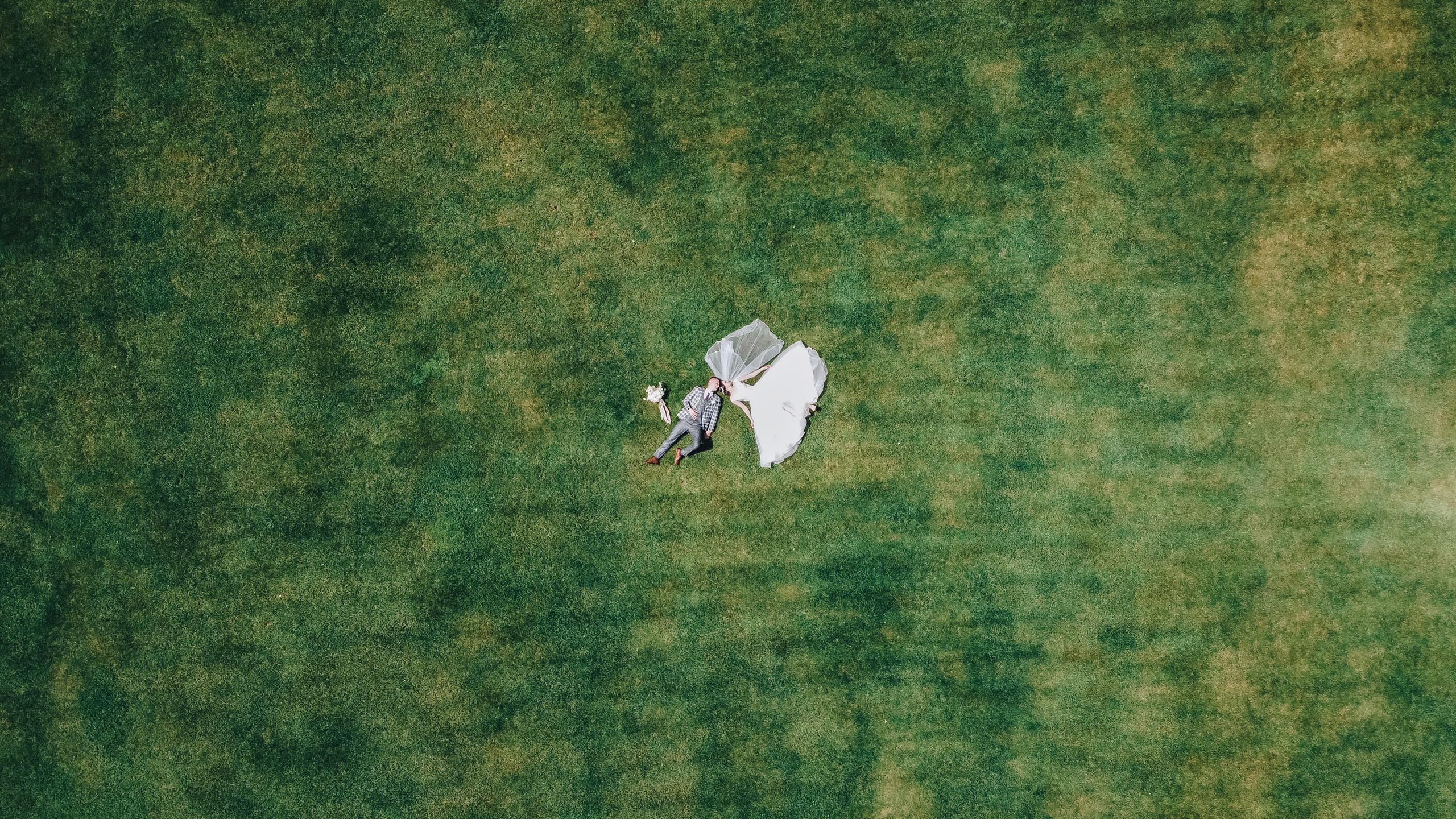 Свадебная Фото и Видео съёмка в Буда-Кошелева, на усадьбе Озерная. Свадебный семейный фотограф и видеограф Гомель Минск Беларусь Европа