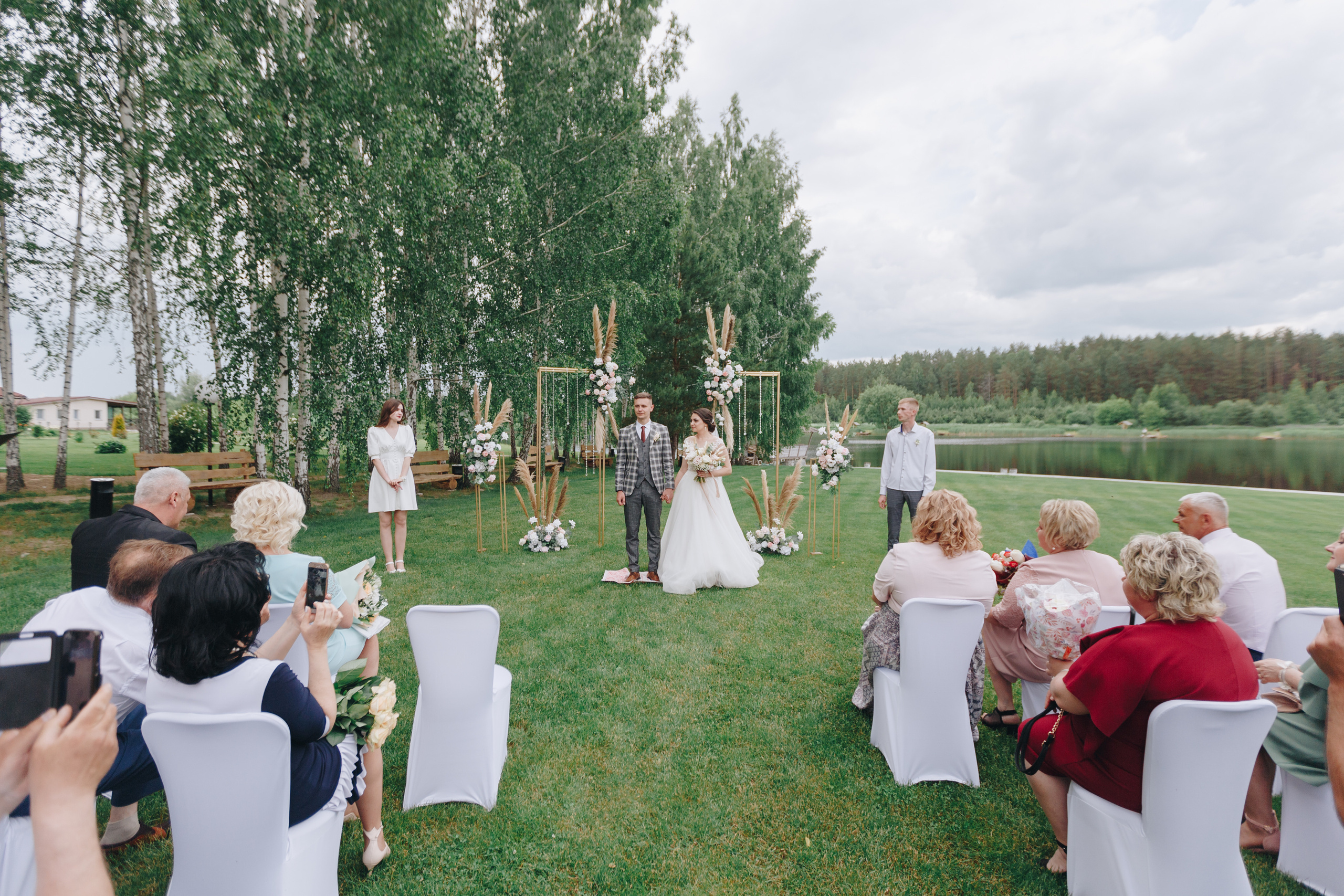 Свадебная Фото и Видео съёмка в Буда-Кошелева, на усадьбе Озерная. Свадебный семейный фотограф и видеограф Гомель Минск Беларусь Европа