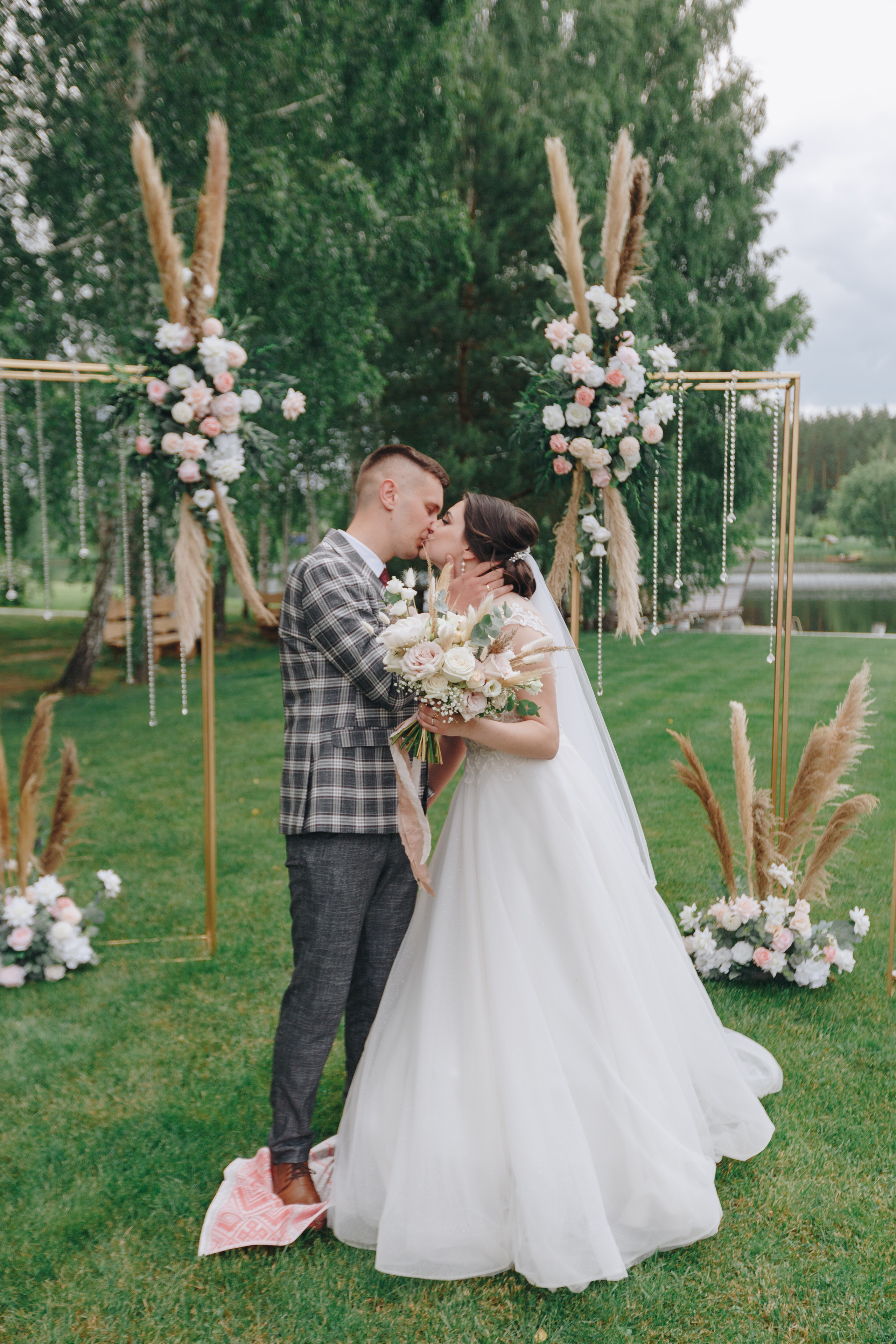 Свадебная Фото и Видео съёмка в Буда-Кошелева, на усадьбе Озерная. Свадебный семейный фотограф и видеограф Гомель Минск Беларусь Европа