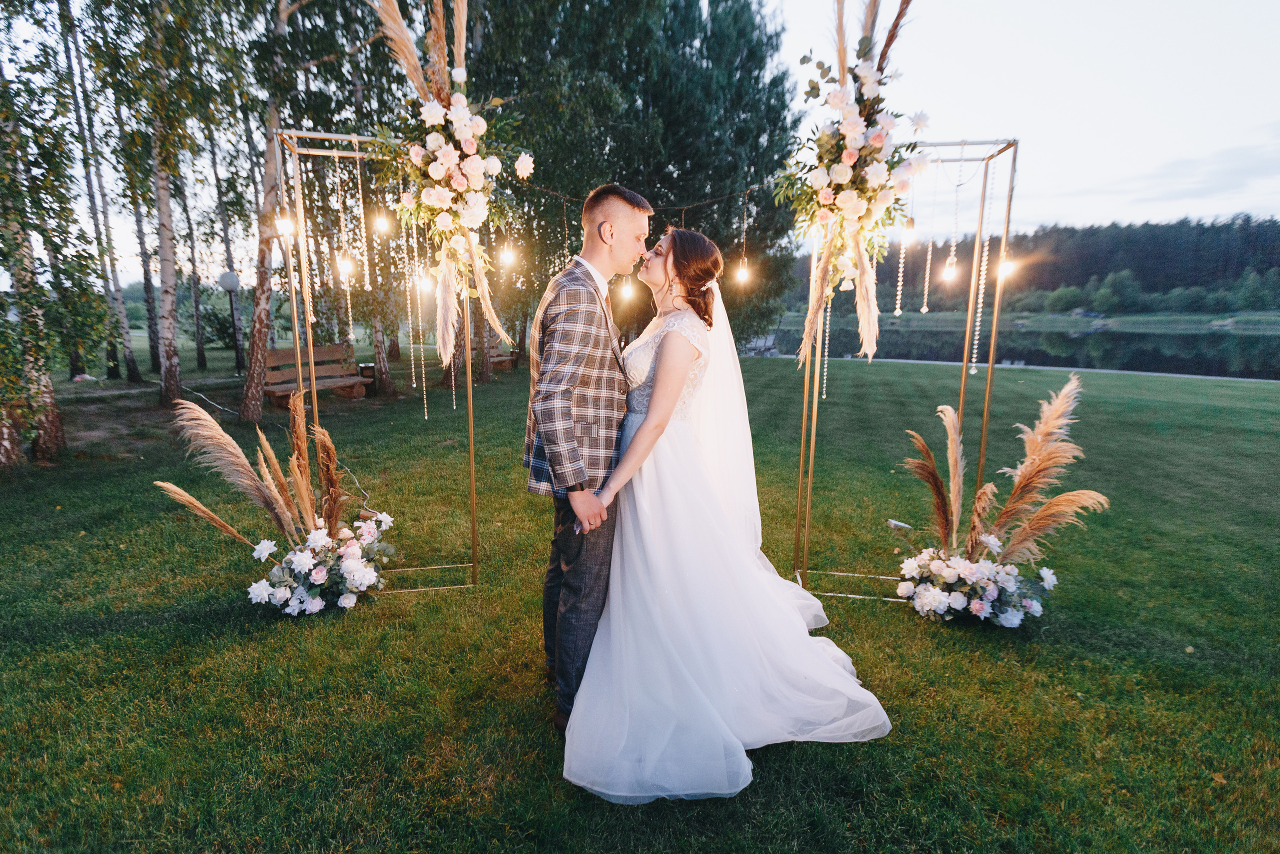 Свадебная Фото и Видео съёмка в Буда-Кошелева, на усадьбе Озерная. Свадебный семейный фотограф и видеограф Гомель Минск Беларусь Европа