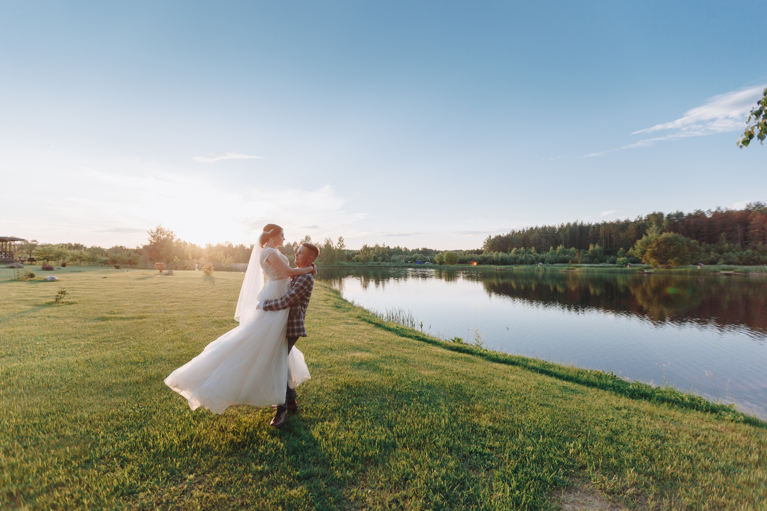 Свадебная Фото и Видео съёмка в Буда-Кошелева, на усадьбе Озерная. Свадебный семейный фотограф и видеограф Гомель Минск Беларусь Европа