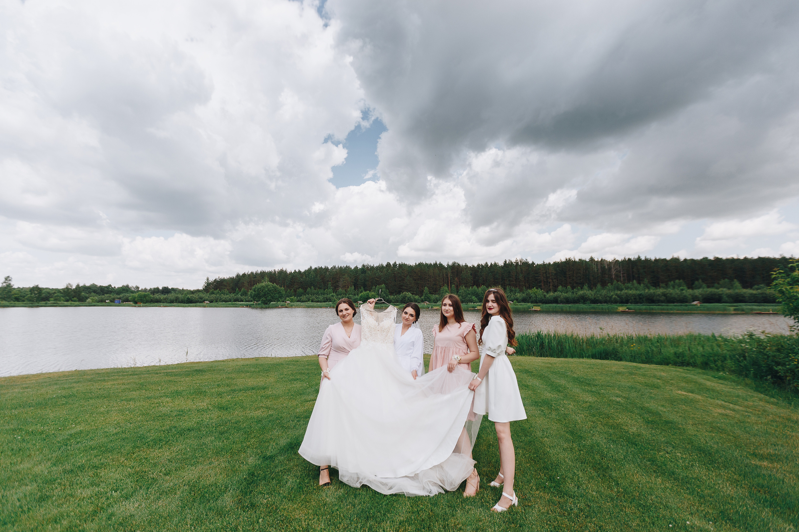 Свадебная Фото и Видео съёмка в Буда-Кошелева, на усадьбе Озерная. Свадебный семейный фотограф и видеограф Гомель Минск Беларусь Европа