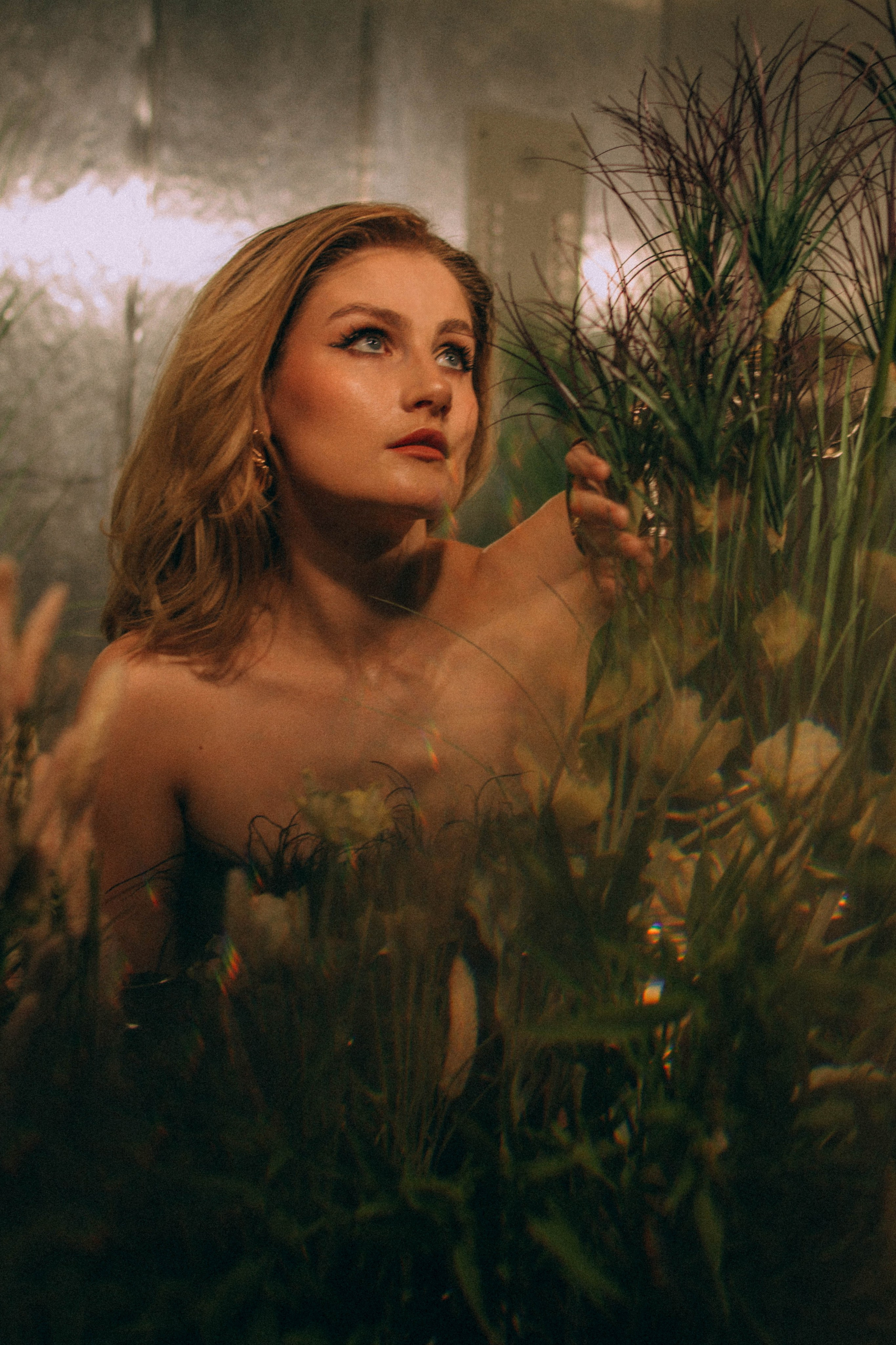 Заросший лифт. Создадим шедевр? Виталина и её фотоискусство