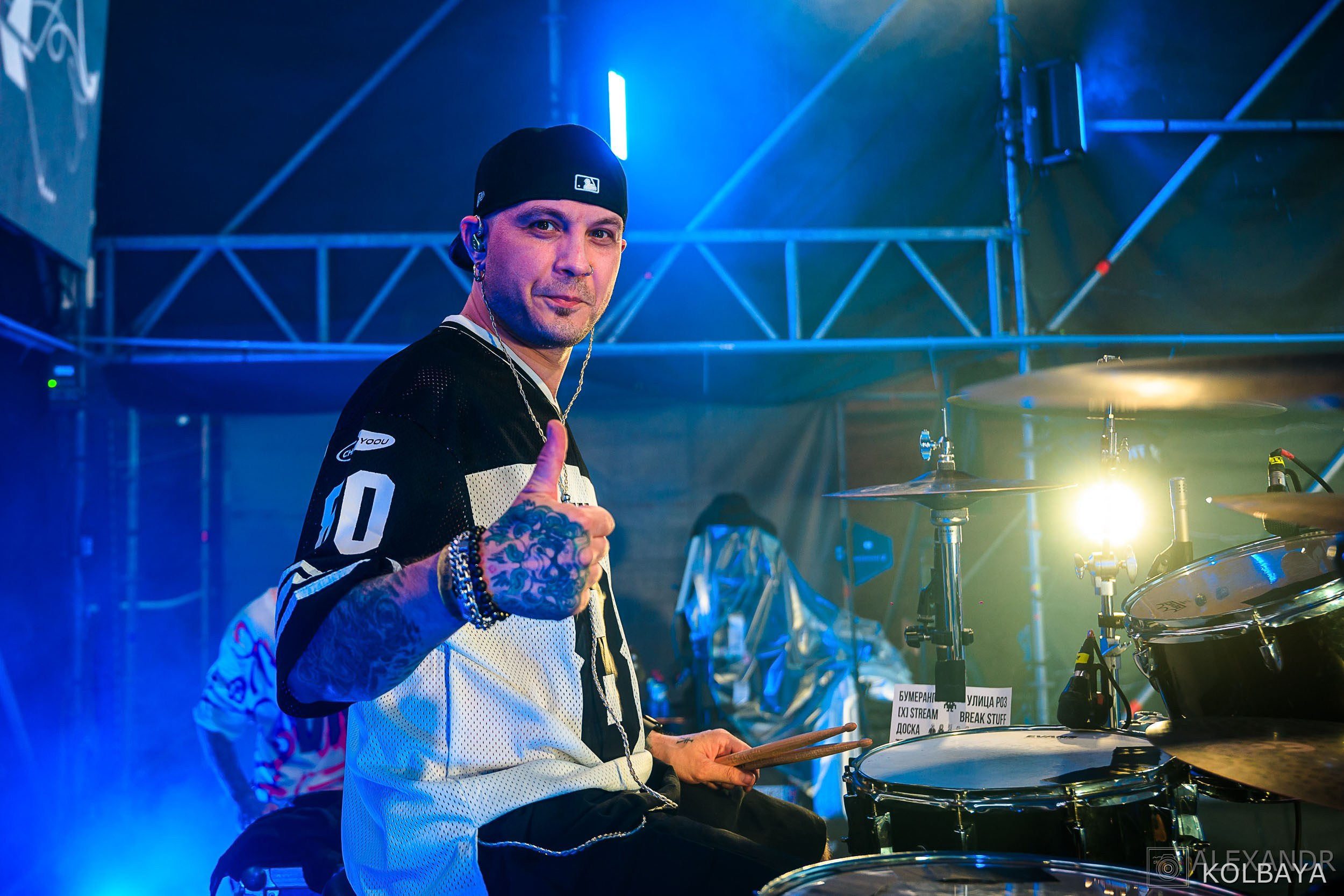 Фоторепортаж с концерта группы СЛОТ на Red Summer 2025. Концертный и театральный репортажный фотограф в Москве Александр Колбая