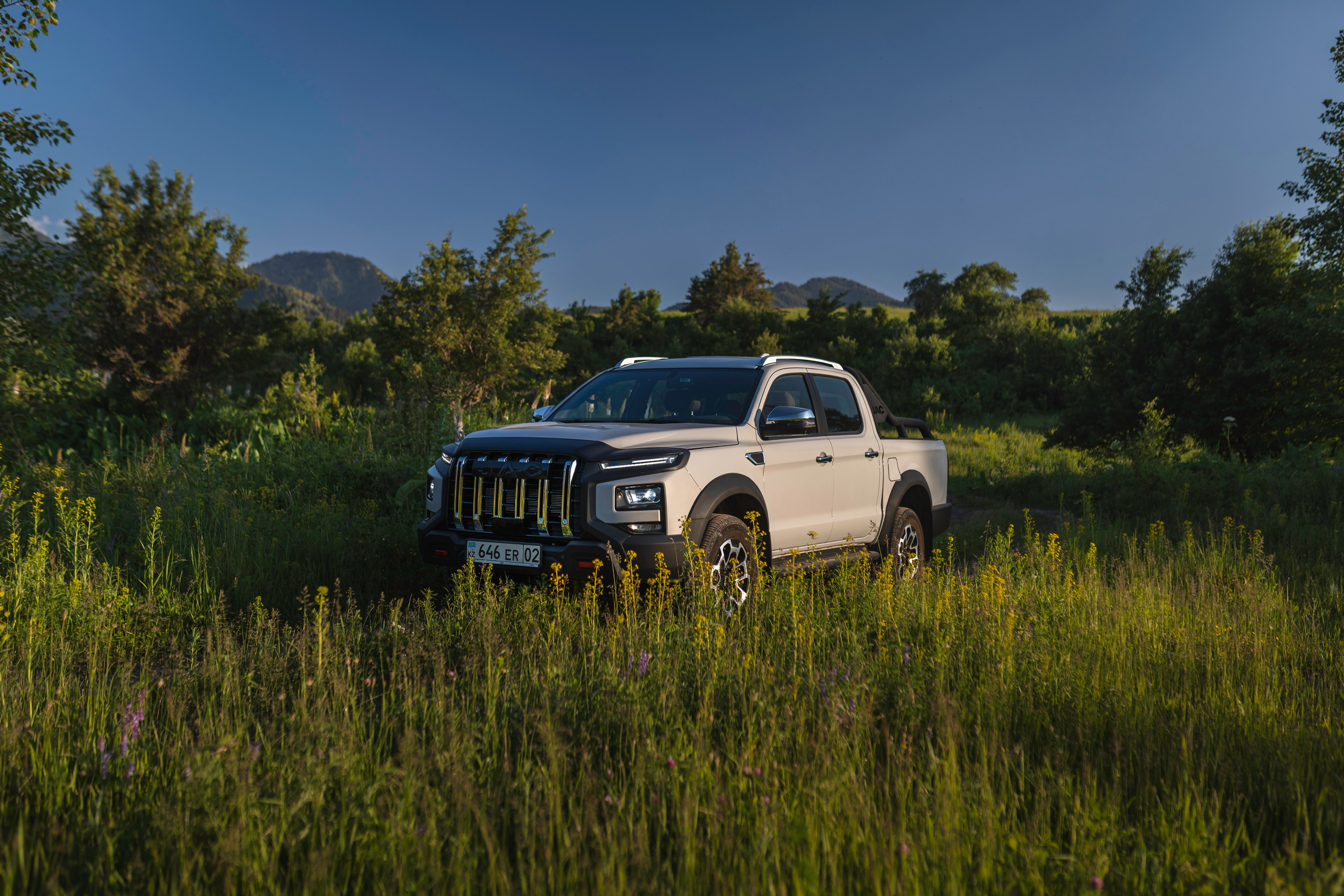 JAC T8 Pro. Чен Станислав | Автомобильный фотограф | Алматы, Казахстан