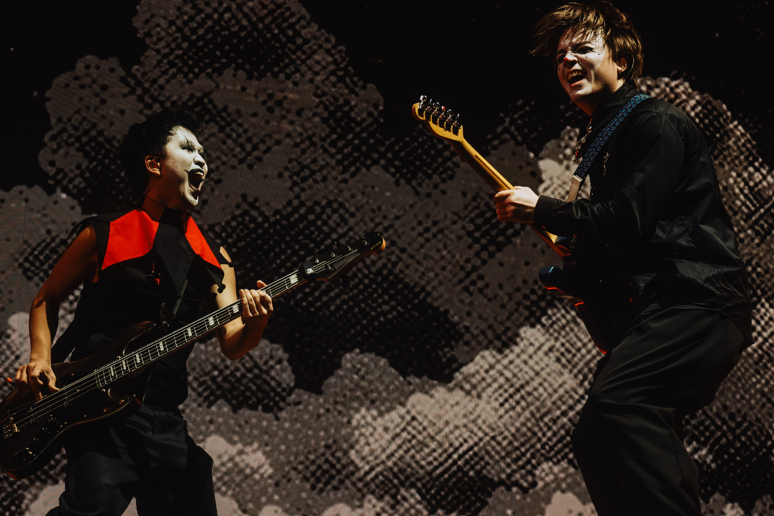 ВАНЯ ДМИТРИЕНКО