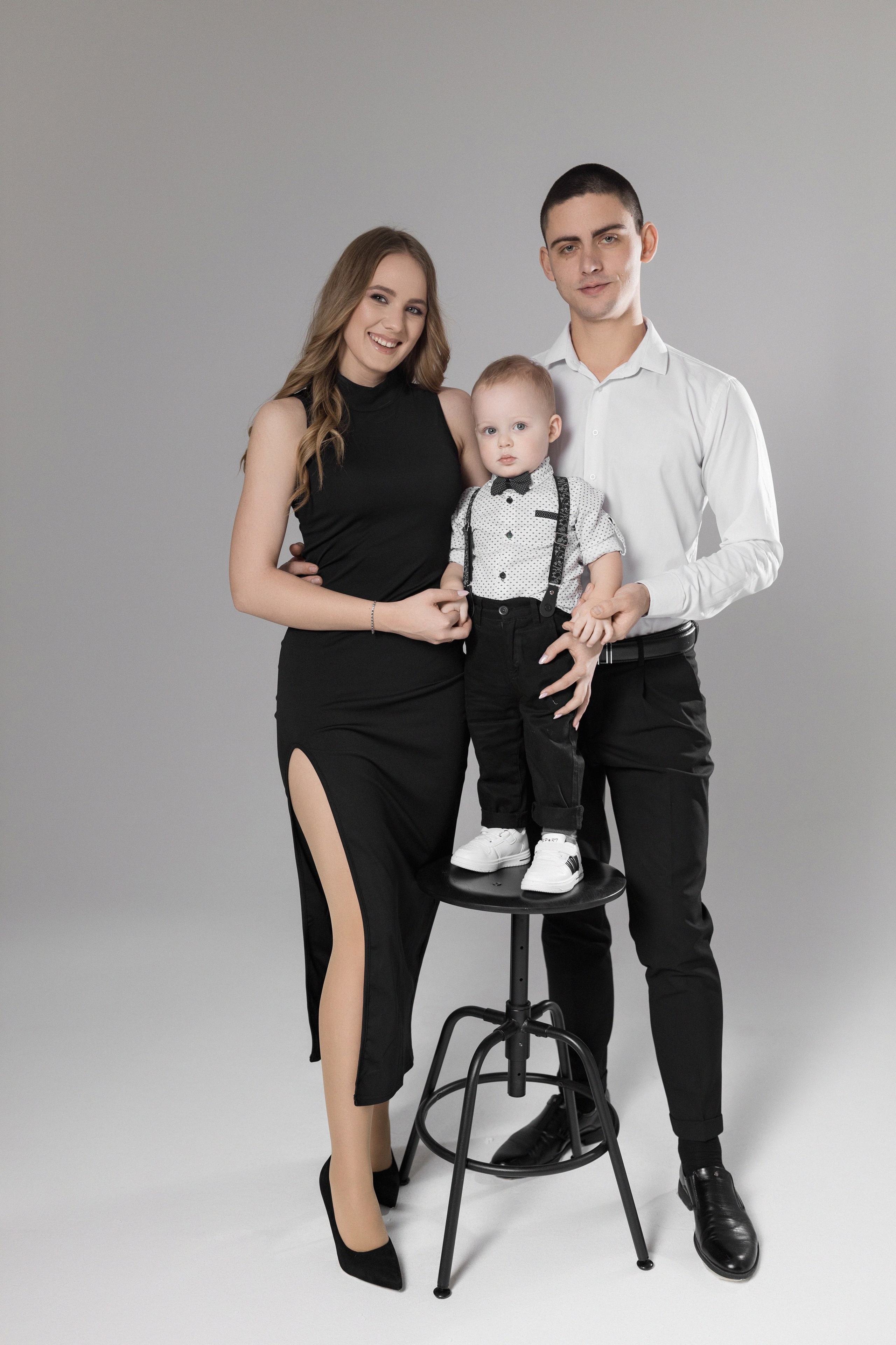 Семейная фотосессия в студии. Анастасия Безуглова- свадебный фотограф в Таганроге