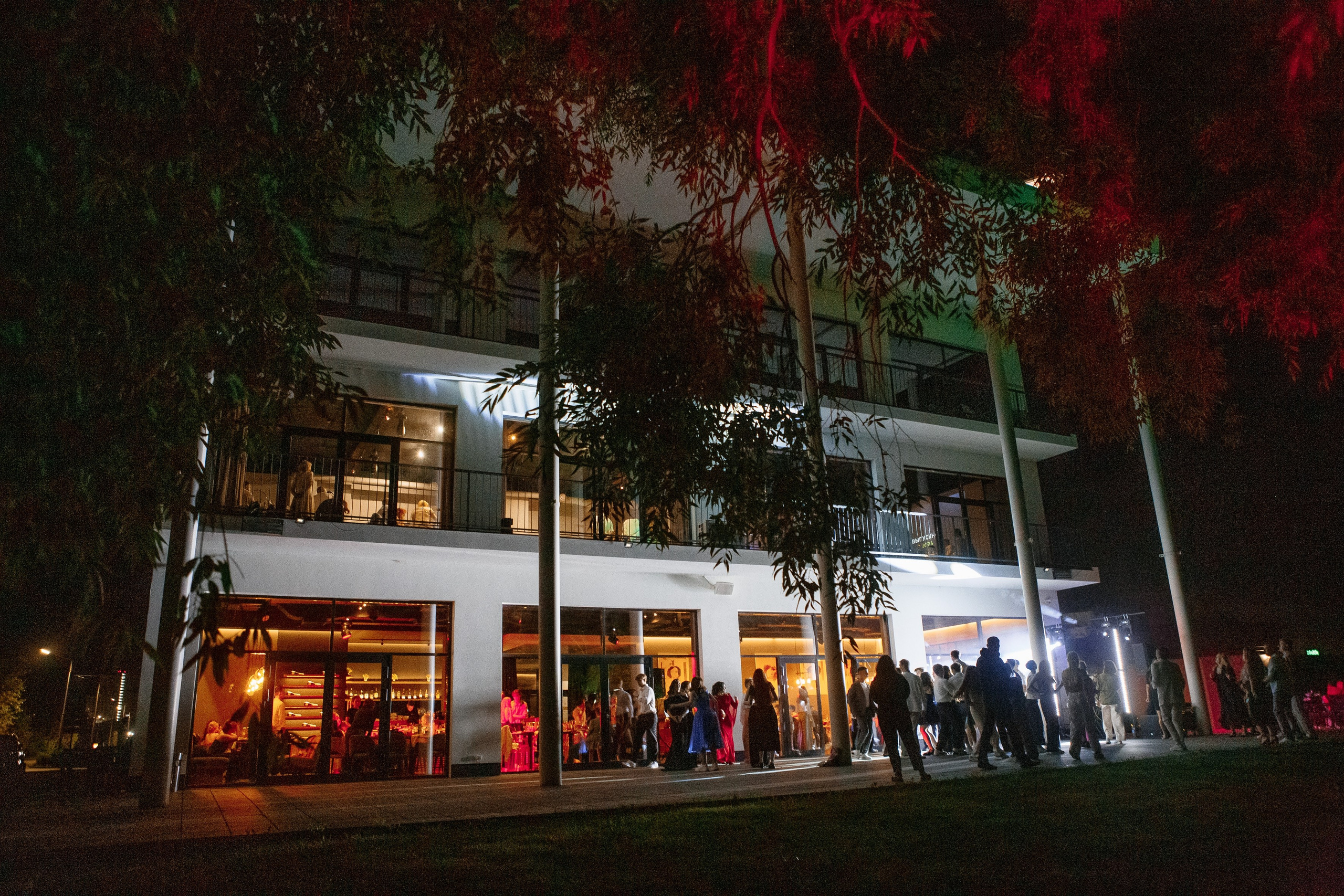 Выпускной Гимназия 12 2024 OpenHouse. Свадебный и портретный Фотограф в Липецке Дмитрий Котюков