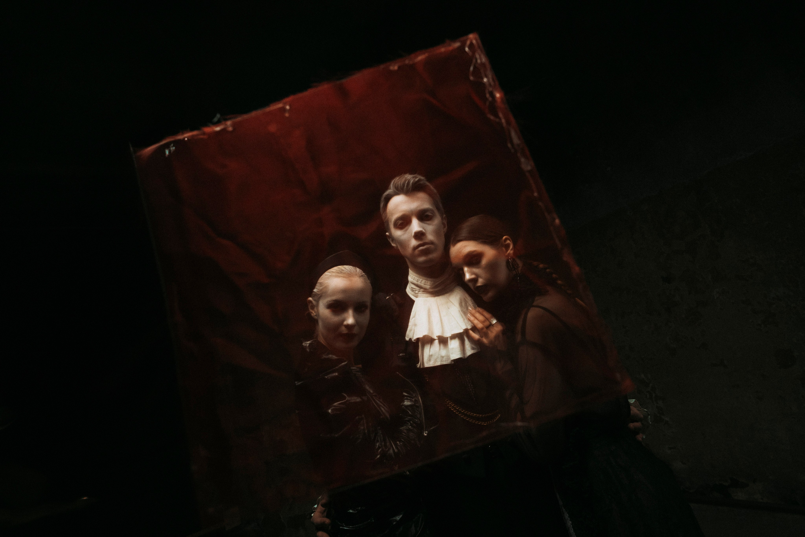 ВАМПИРЫ ДЕКОНСТРУКЦИЯ. Стрит-фотография, полная абсурда, идиотизма и красоты