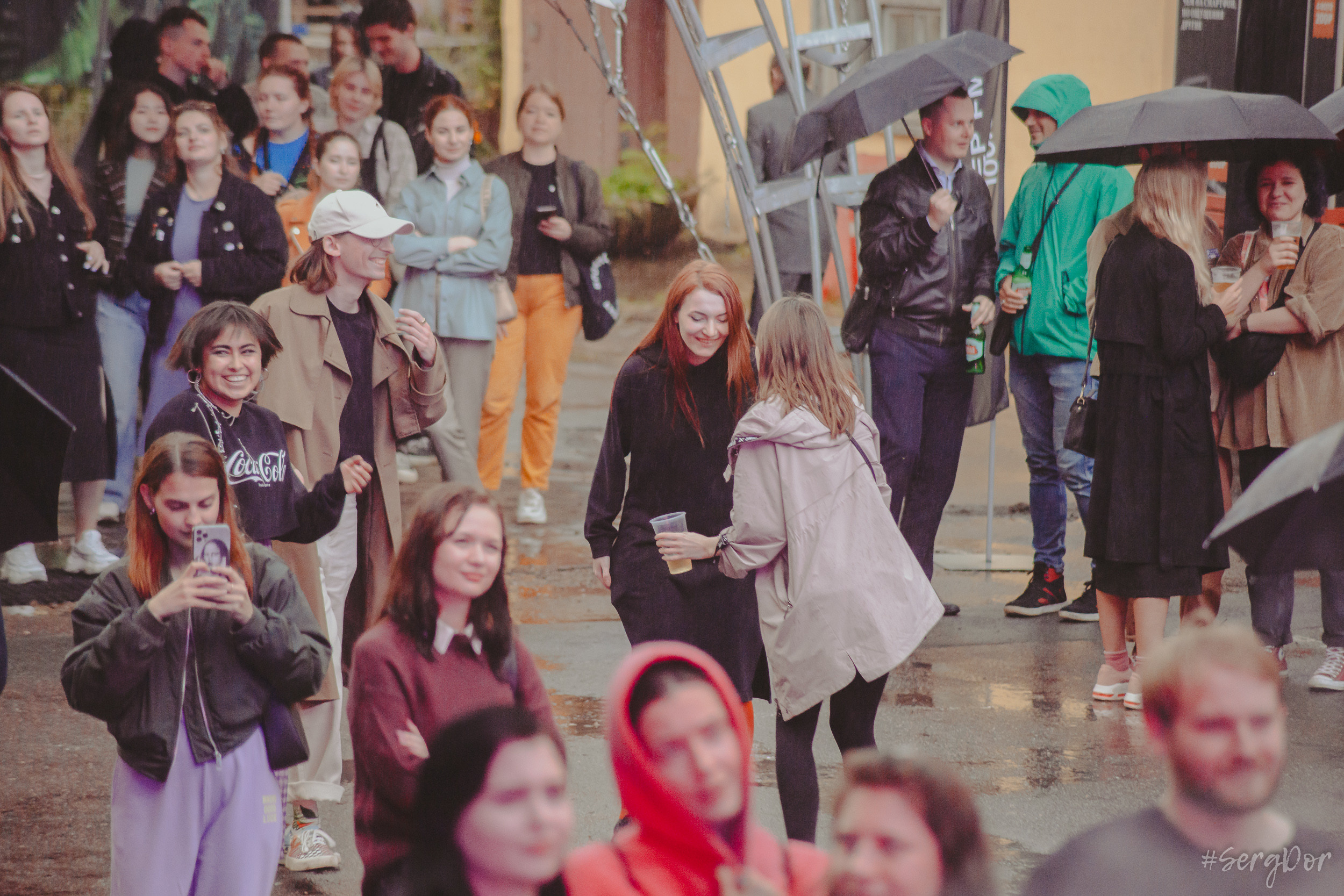 Все в сад, Макодзеба, Осталось два кадра, Сад Меншикова, 05.07.2023, SergDor, 5 июля 2023 года, Санкт-Петербург, зрители, дождь