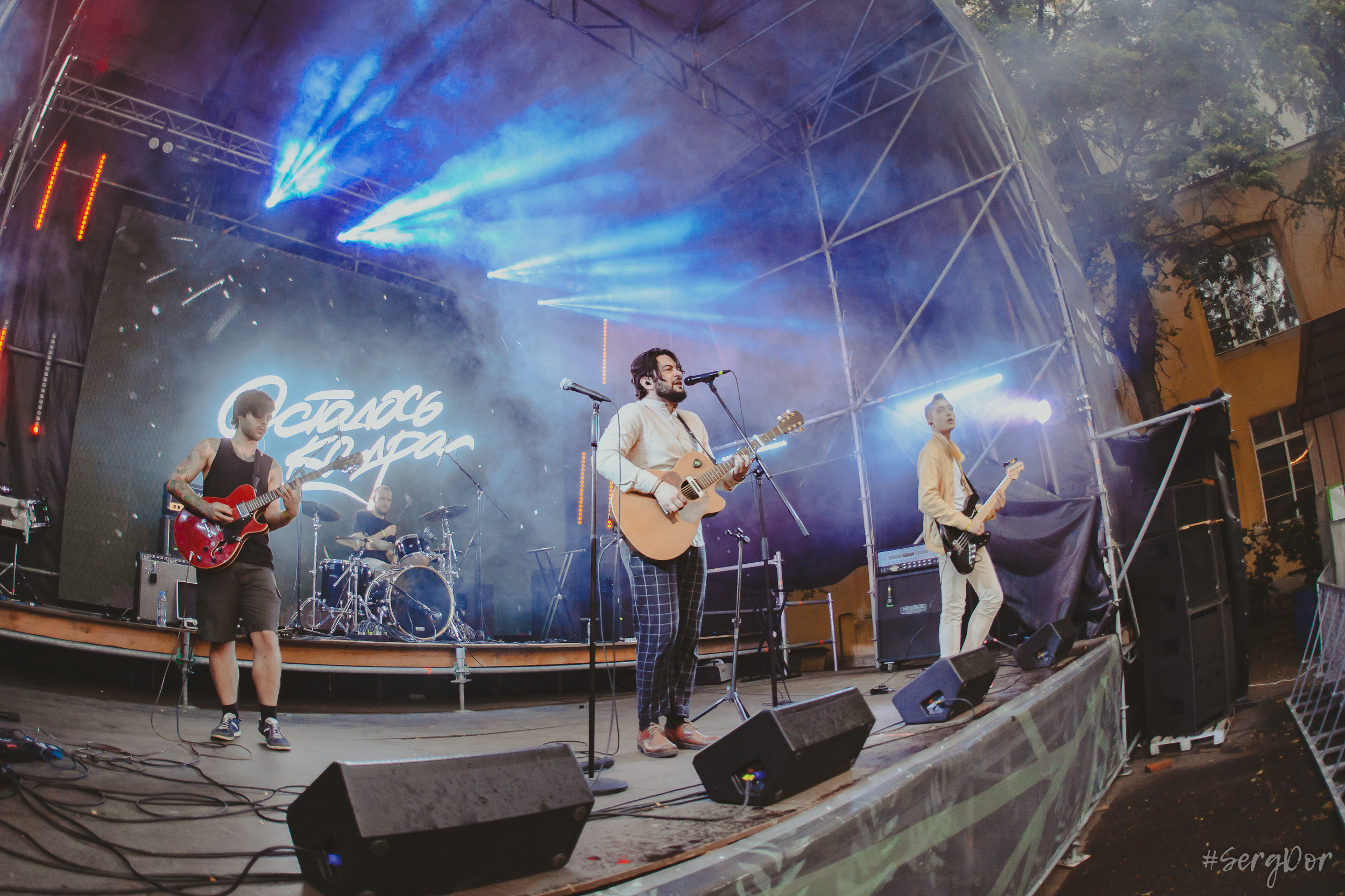 Все в сад, Макодзеба, Осталось два кадра, Сад Меншикова, 05.07.2023, SergDor, 5 июля 2023 года, Санкт-Петербург, зрители, дождь