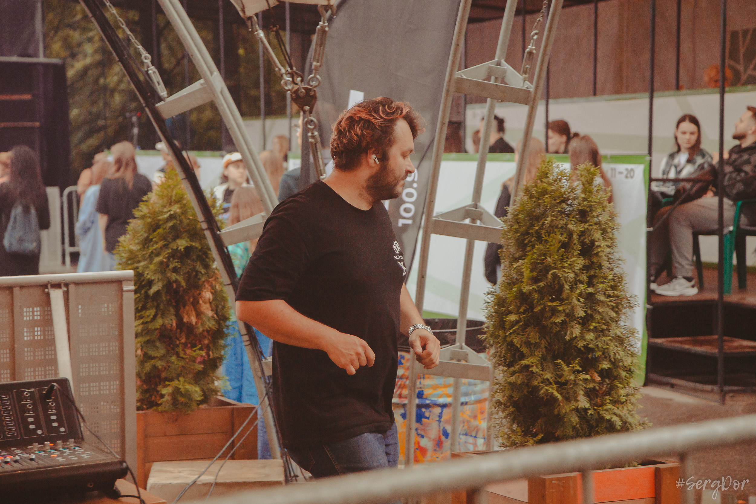 Все в сад, Макодзеба, Осталось два кадра, Сад Меншикова, 05.07.2023, SergDor, 5 июля 2023 года, Санкт-Петербург, зрители, дождь