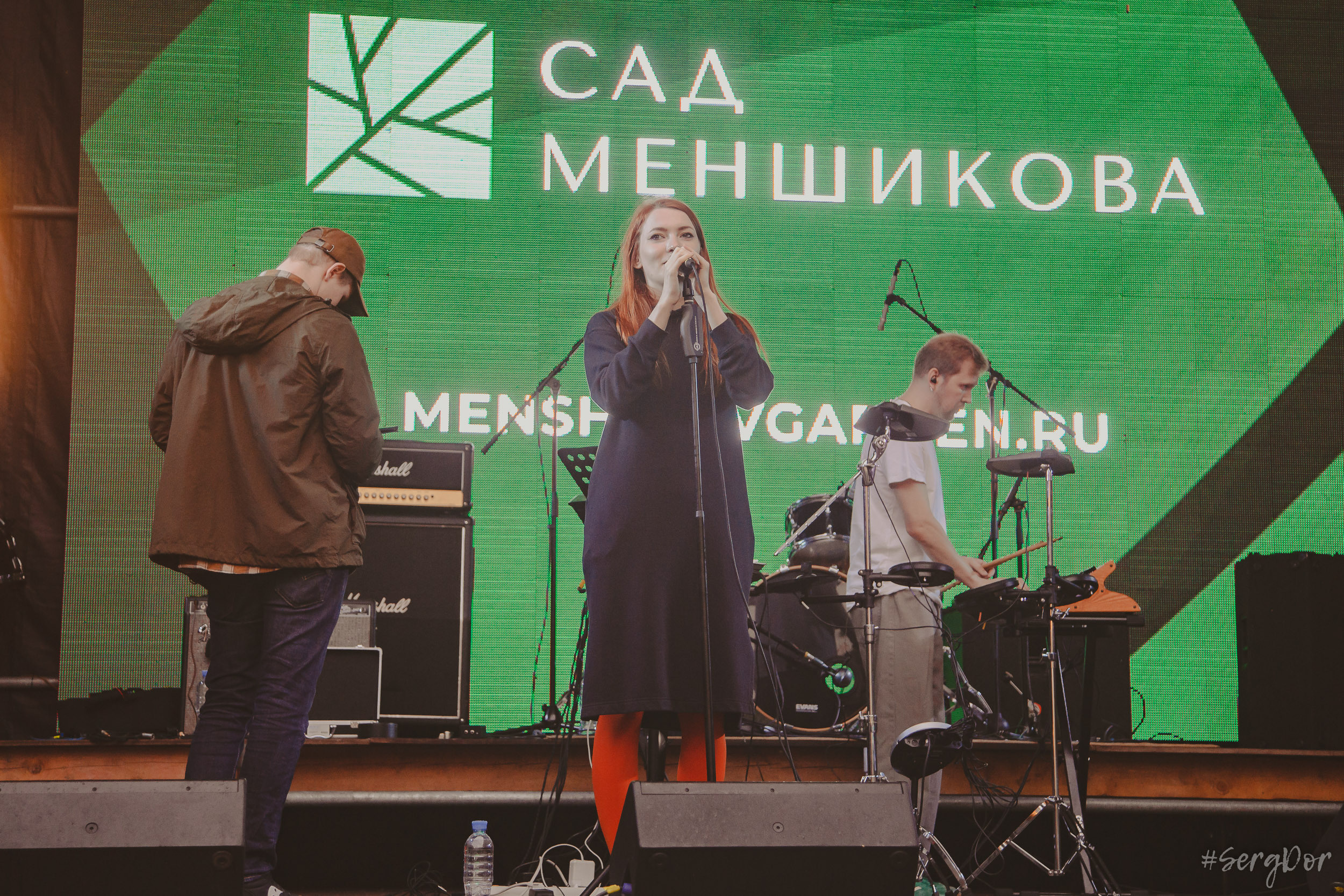 Все в сад, Макодзеба, Осталось два кадра, Сад Меншикова, 05.07.2023, SergDor, 5 июля 2023 года, Санкт-Петербург, зрители, дождь