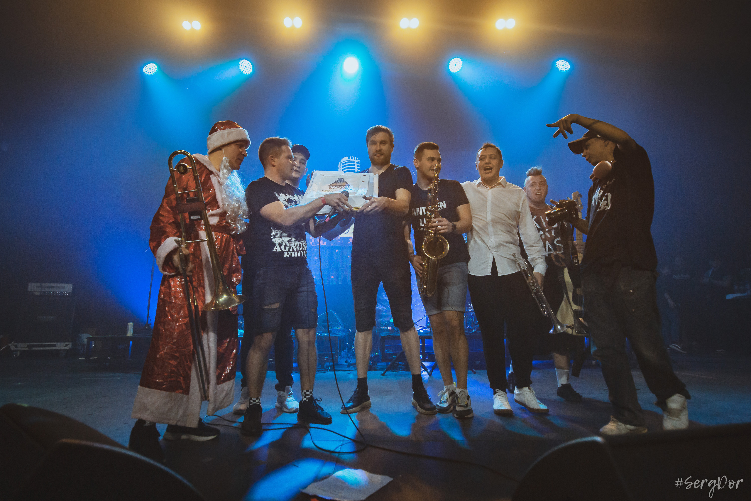 Включай Микрофон!, Sound Punk festival, 02.01.2023, фестиваль, зима, Санкт-Петербург, СПб, 2 января 2023 года, Севкабель, SergDor, день рождения, торт, ПНХС, #SergDor