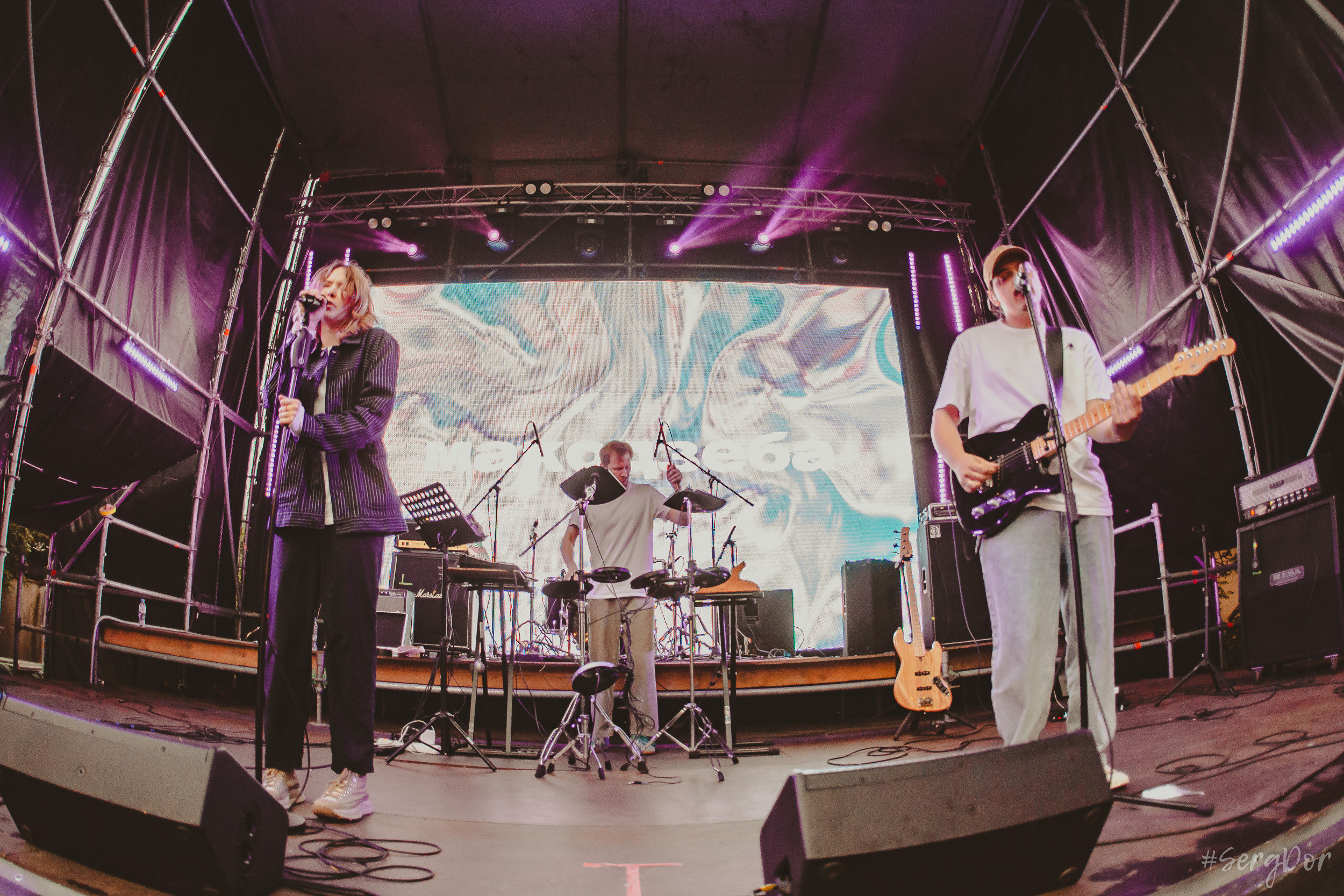 Все в сад, Макодзеба, Осталось два кадра, Сад Меншикова, 05.07.2023, SergDor, 5 июля 2023 года, Санкт-Петербург, зрители, дождь