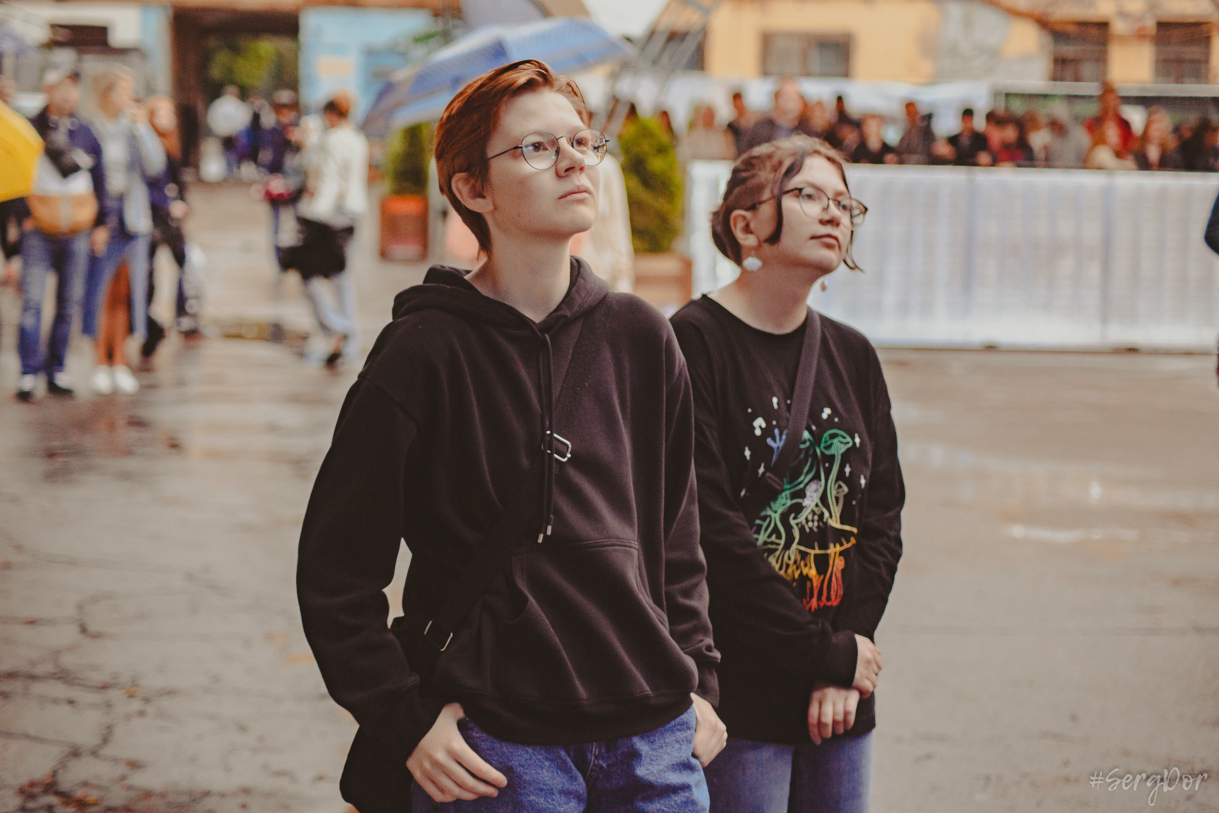 Все в сад, Макодзеба, Осталось два кадра, Сад Меншикова, 05.07.2023, SergDor, 5 июля 2023 года, Санкт-Петербург, зрители, дождь