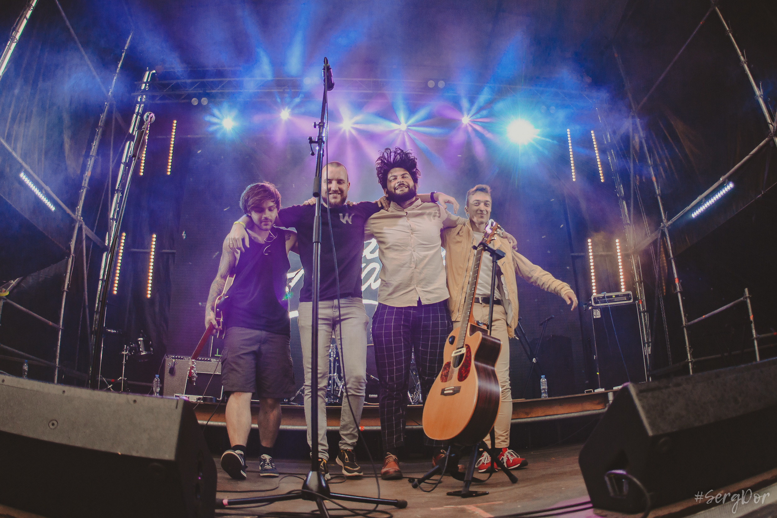 Все в сад, Макодзеба, Осталось два кадра, Сад Меншикова, 05.07.2023, SergDor, 5 июля 2023 года, Санкт-Петербург, зрители, дождь