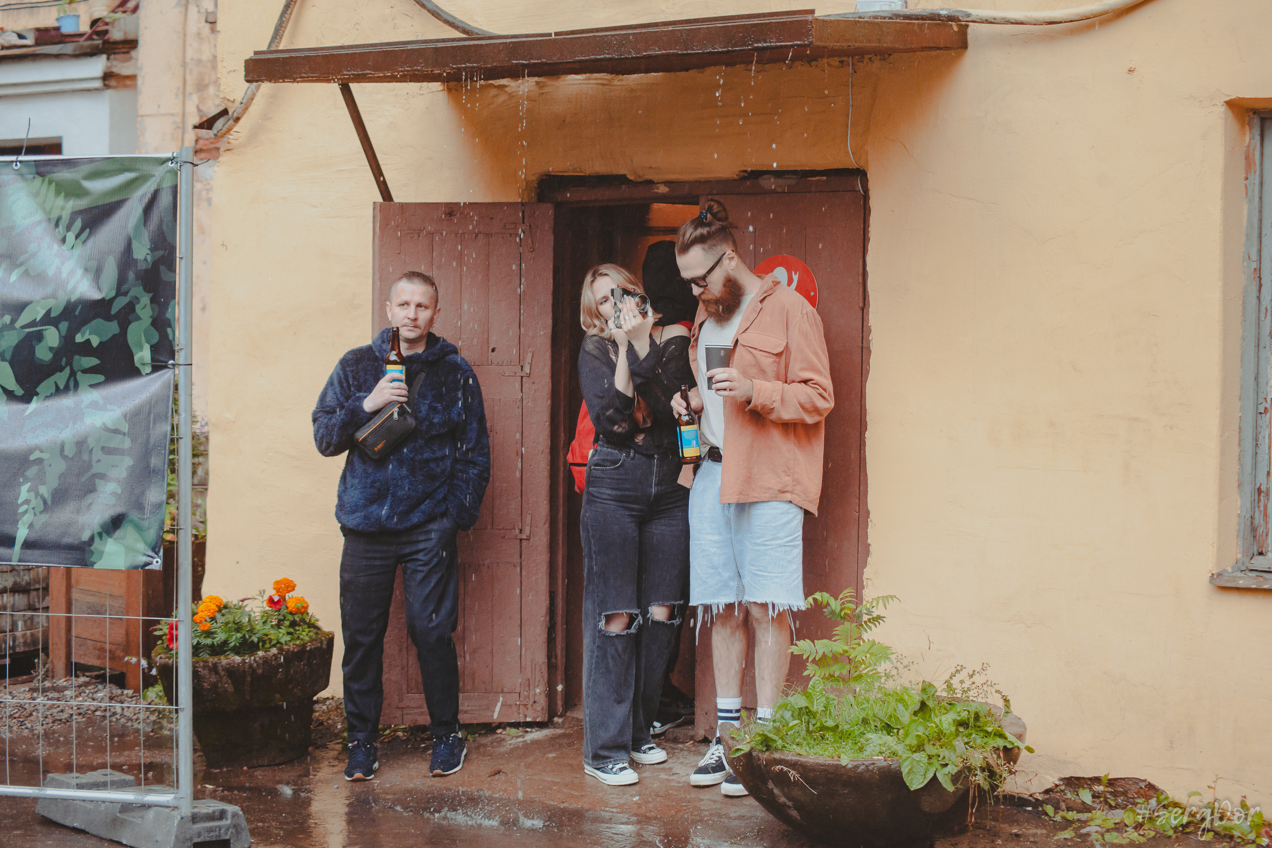 Все в сад, Макодзеба, Осталось два кадра, Сад Меншикова, 05.07.2023, SergDor, 5 июля 2023 года, Санкт-Петербург, зрители, дождь