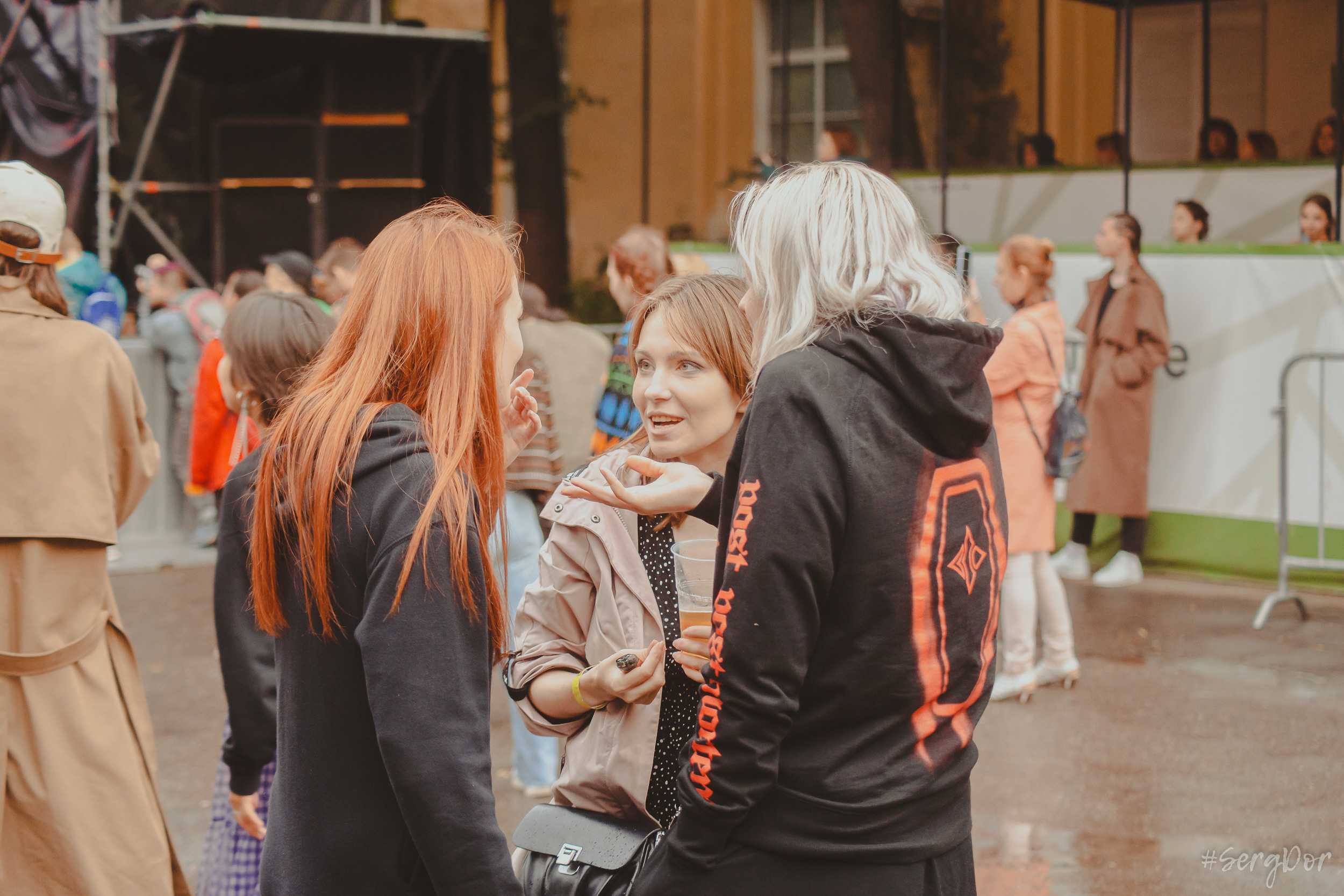 Все в сад, Макодзеба, Осталось два кадра, Сад Меншикова, 05.07.2023, SergDor, 5 июля 2023 года, Санкт-Петербург, зрители, дождь