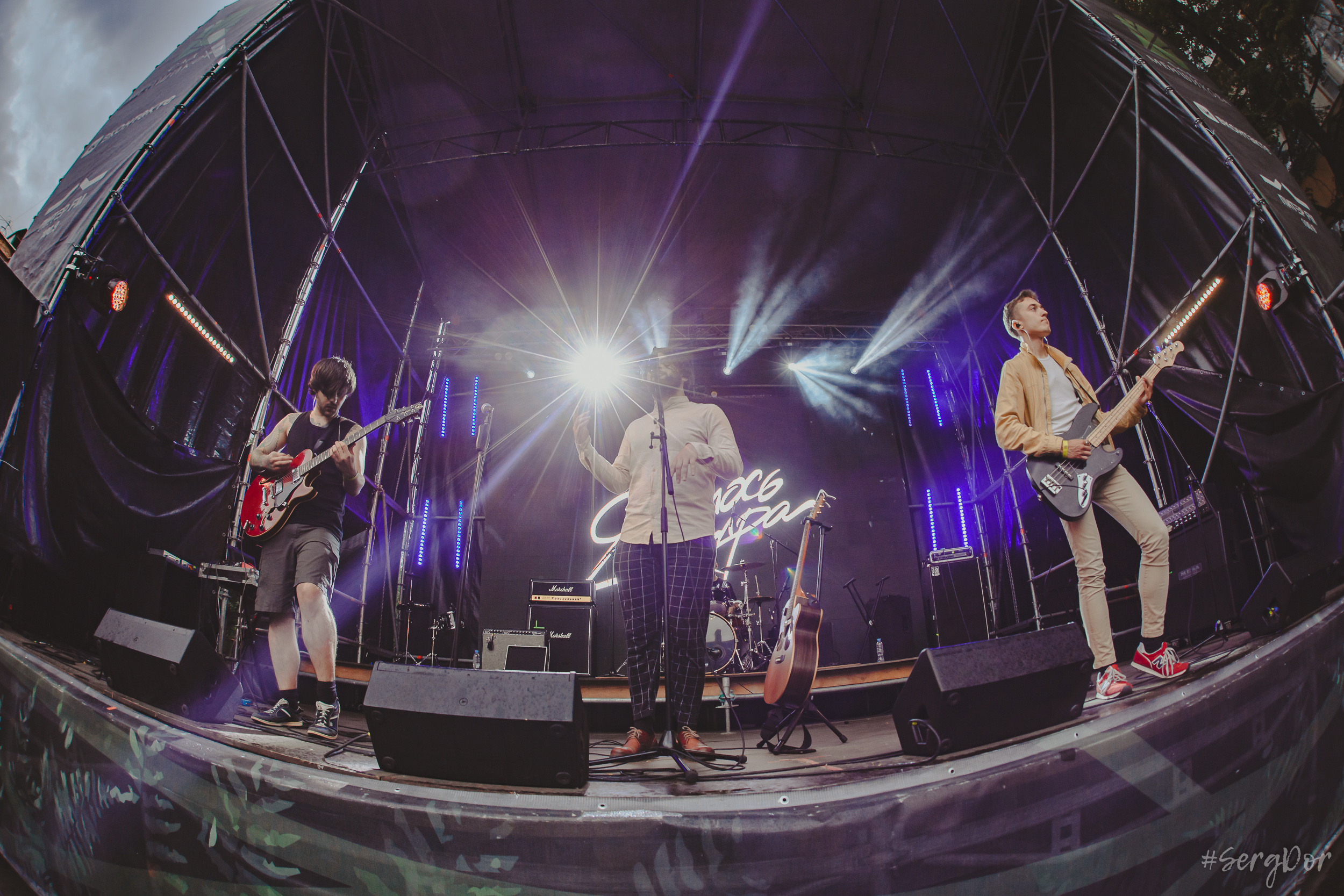 Все в сад, Макодзеба, Осталось два кадра, Сад Меншикова, 05.07.2023, SergDor, 5 июля 2023 года, Санкт-Петербург, зрители, дождь