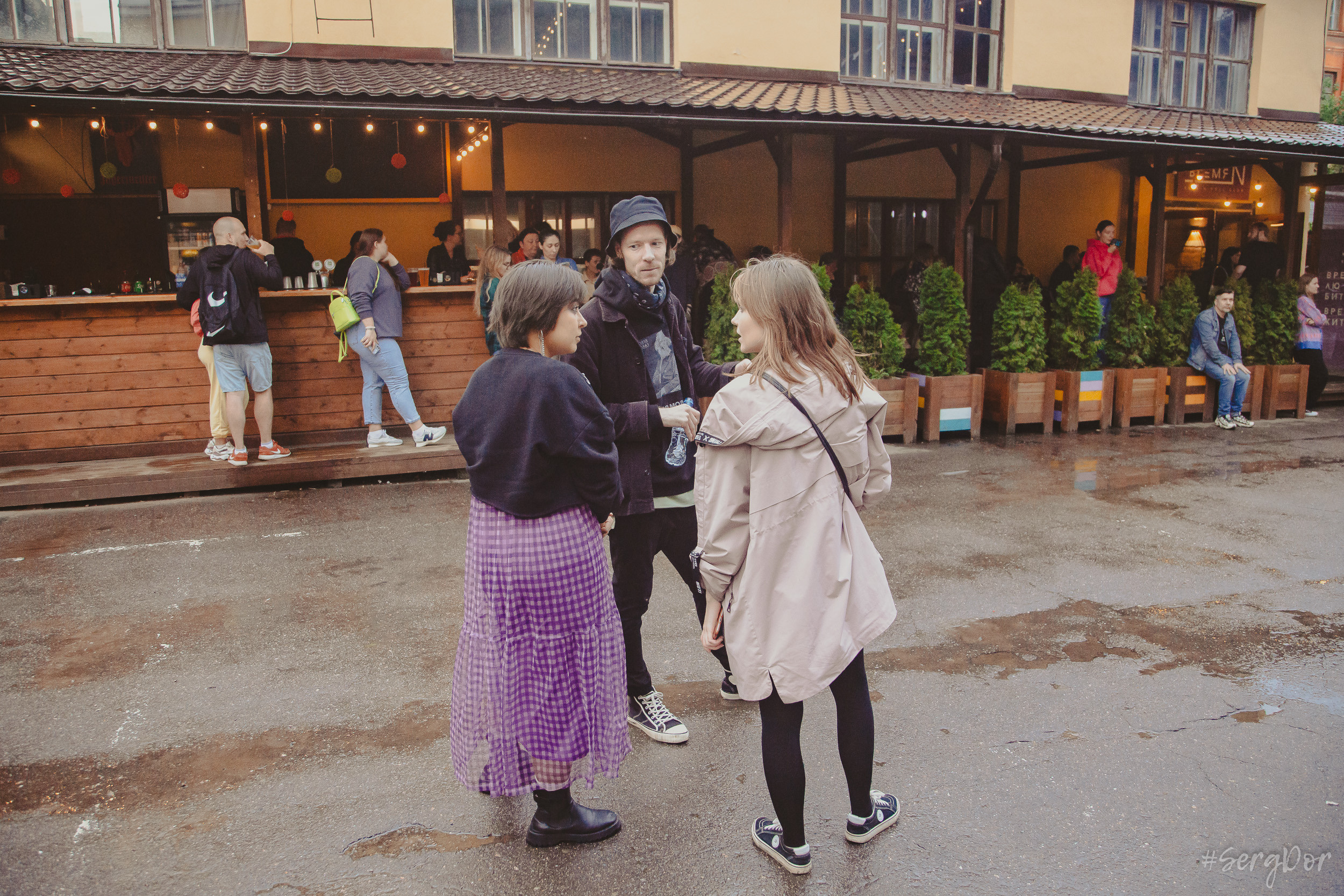 Все в сад, Макодзеба, Осталось два кадра, Сад Меншикова, 05.07.2023, SergDor, 5 июля 2023 года, Санкт-Петербург, зрители, дождь