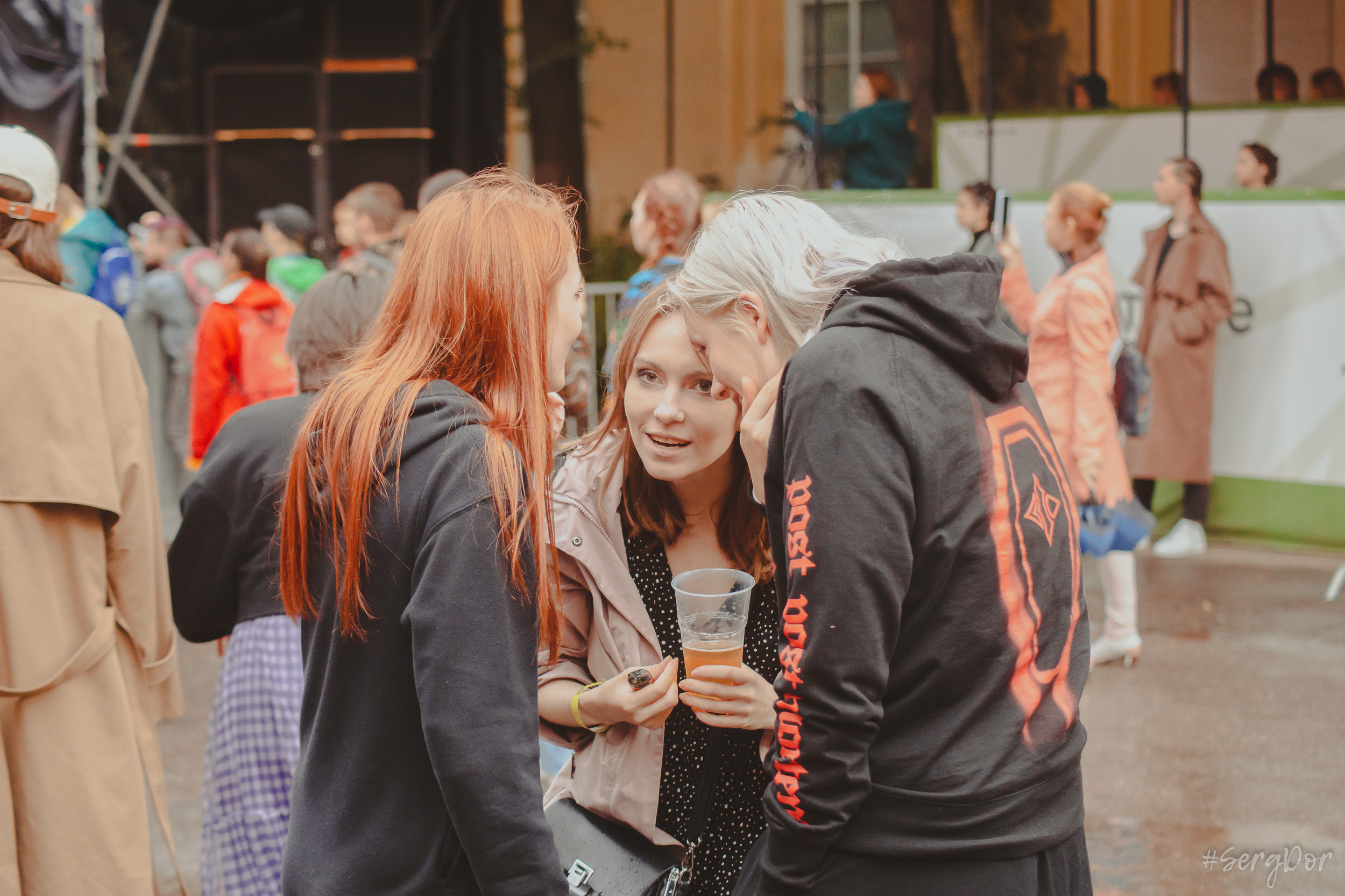 Все в сад, Макодзеба, Осталось два кадра, Сад Меншикова, 05.07.2023, SergDor, 5 июля 2023 года, Санкт-Петербург, зрители, дождь