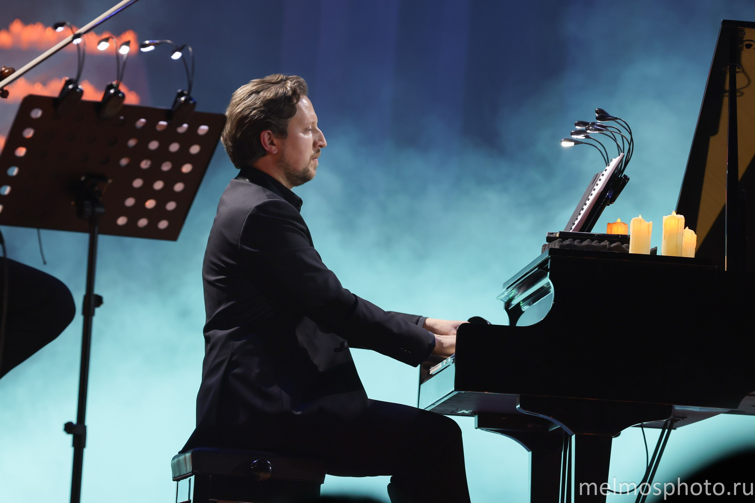 Experience I Imperial Orchestra «Шоу саундреков.Людовико Эйнауди.». Reportage, architectural, fine art photographer Lena Melnikova in Moscow