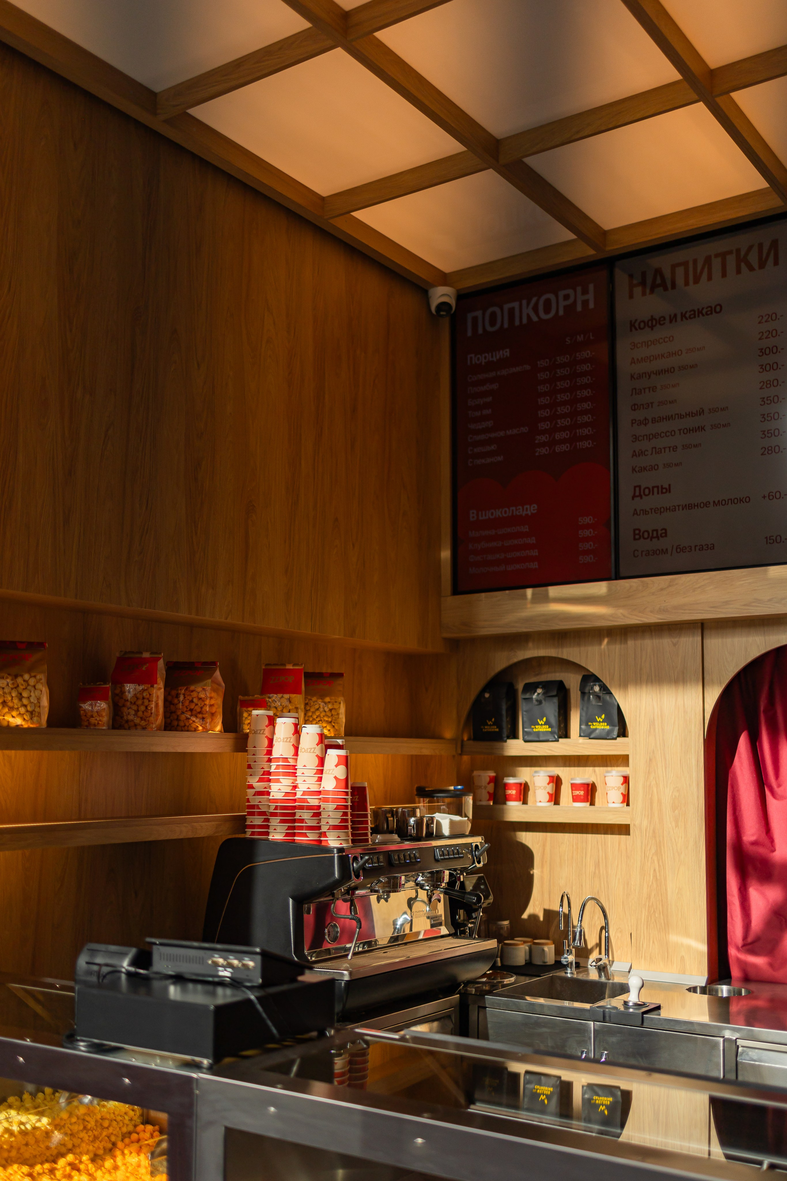 Магазин премиального попкорна ZZPOP. Фотограф Печерская Анастасия