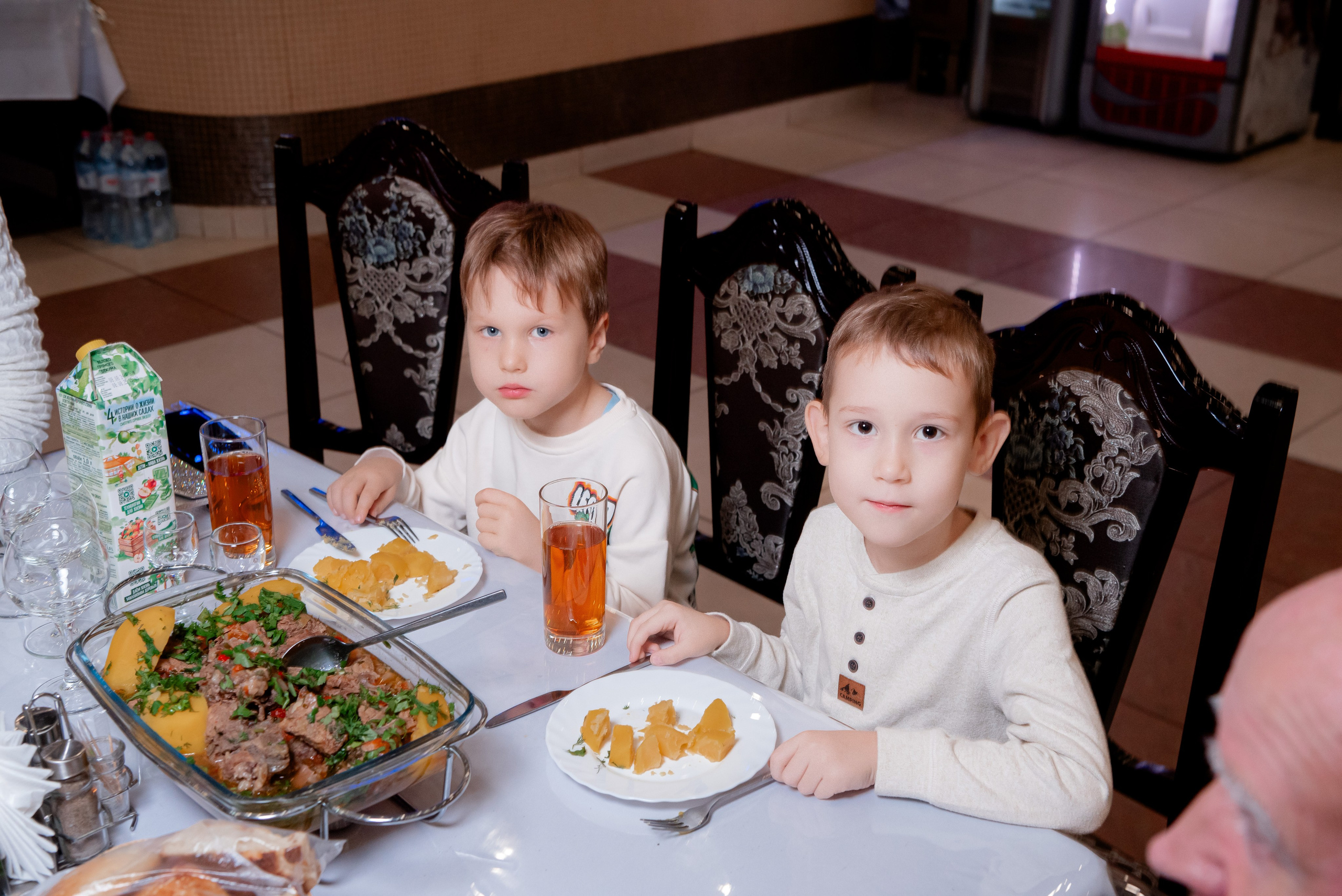 Юбилей в кафе Леопард. Фотограф в Волгограде и Волжском Александр Горбань