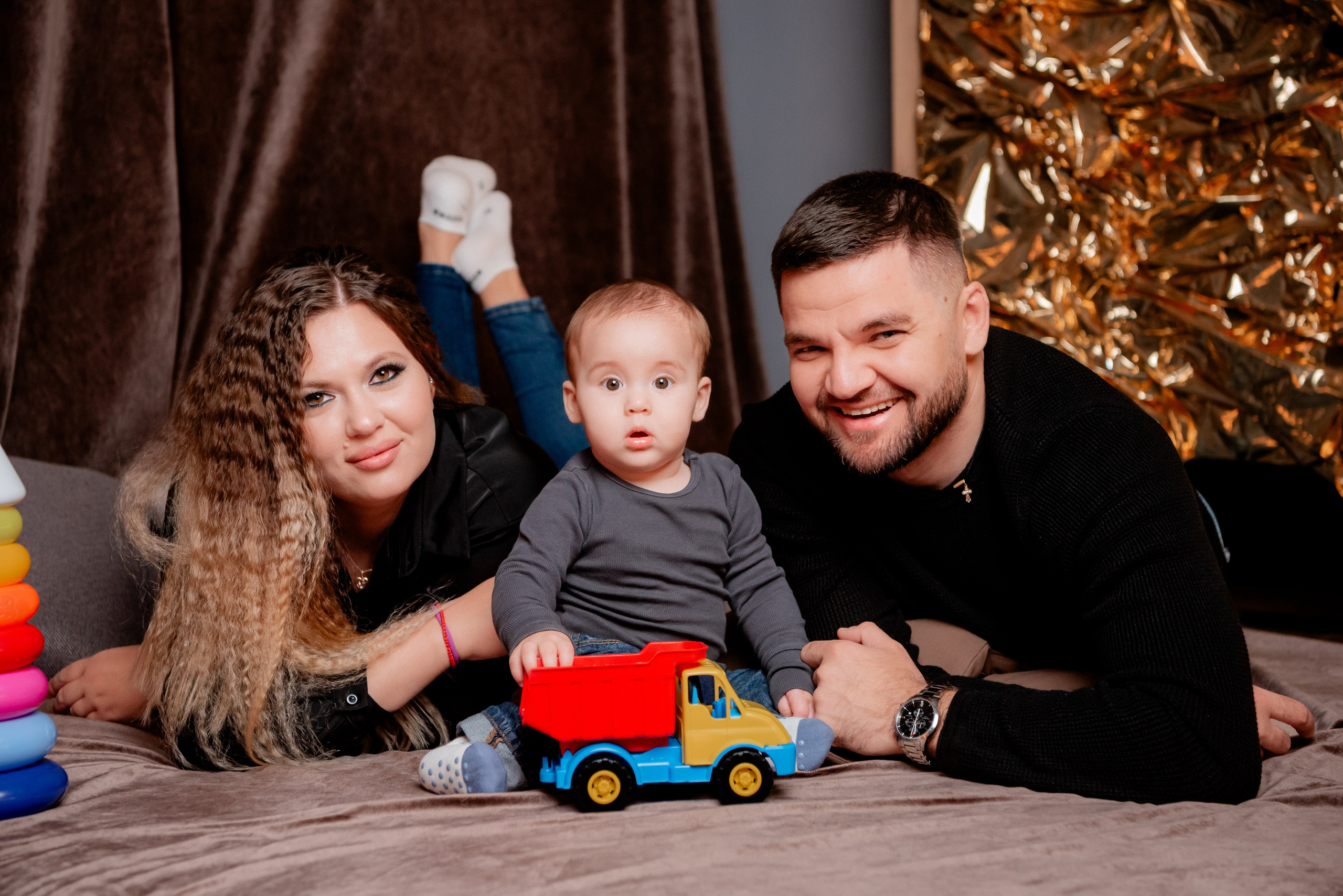 Семья Шварц в студии Атмосфера, зал Колорит. Фотограф в Волгограде и Волжском Александр Горбань